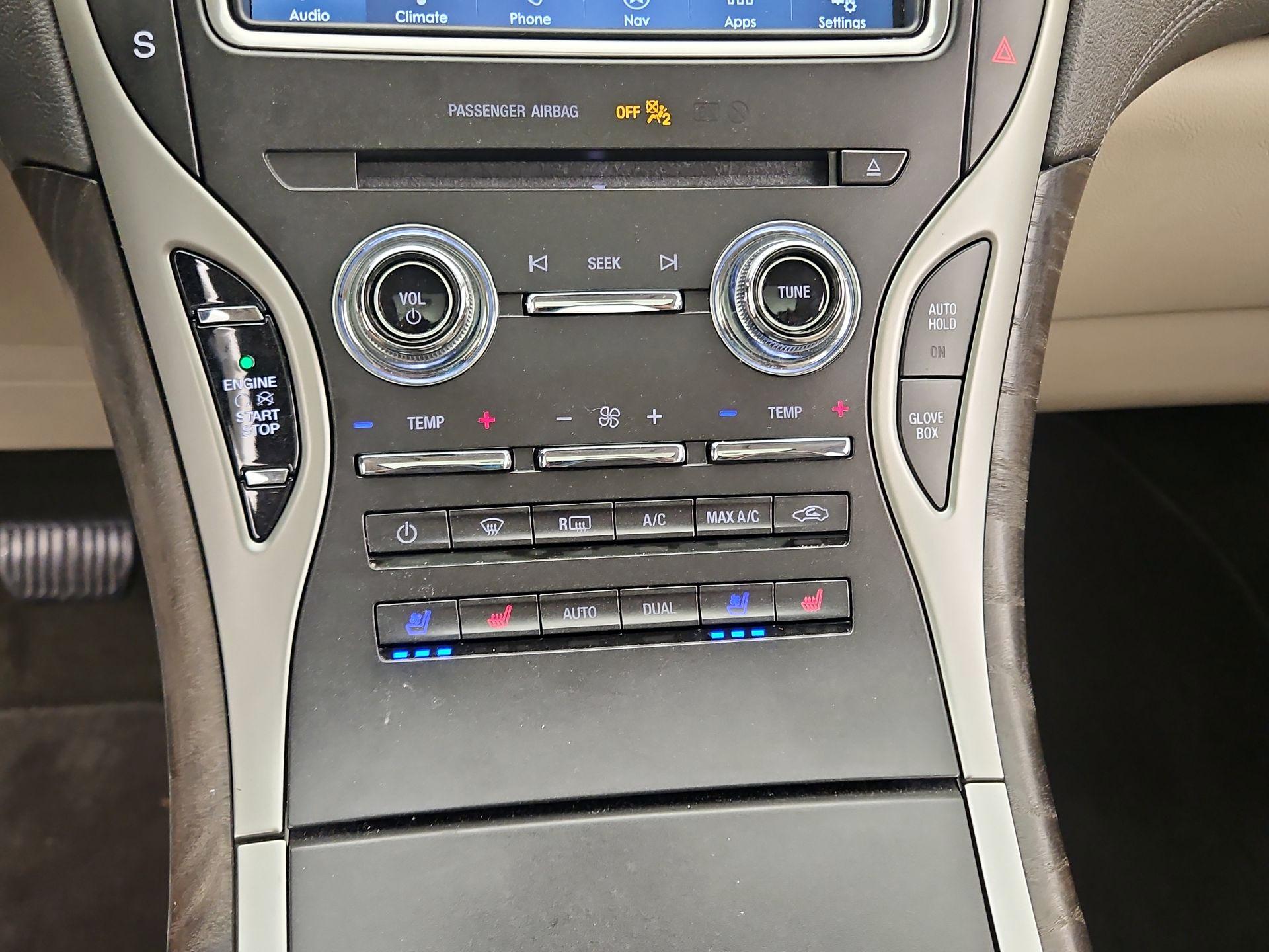 Thumbnail: 2020 Lincoln Nautilus - 16