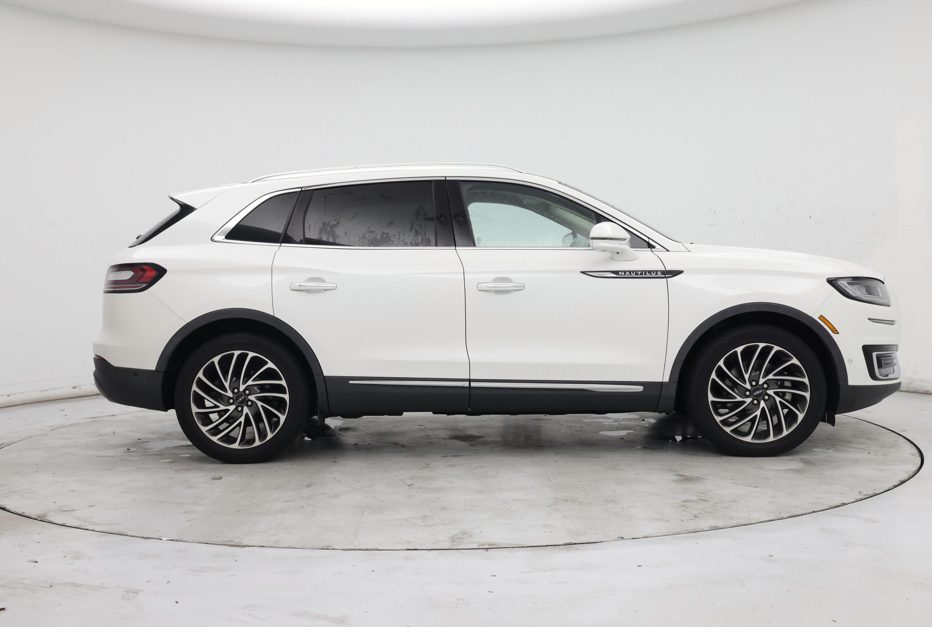 Thumbnail: 2020 Lincoln Nautilus - 7