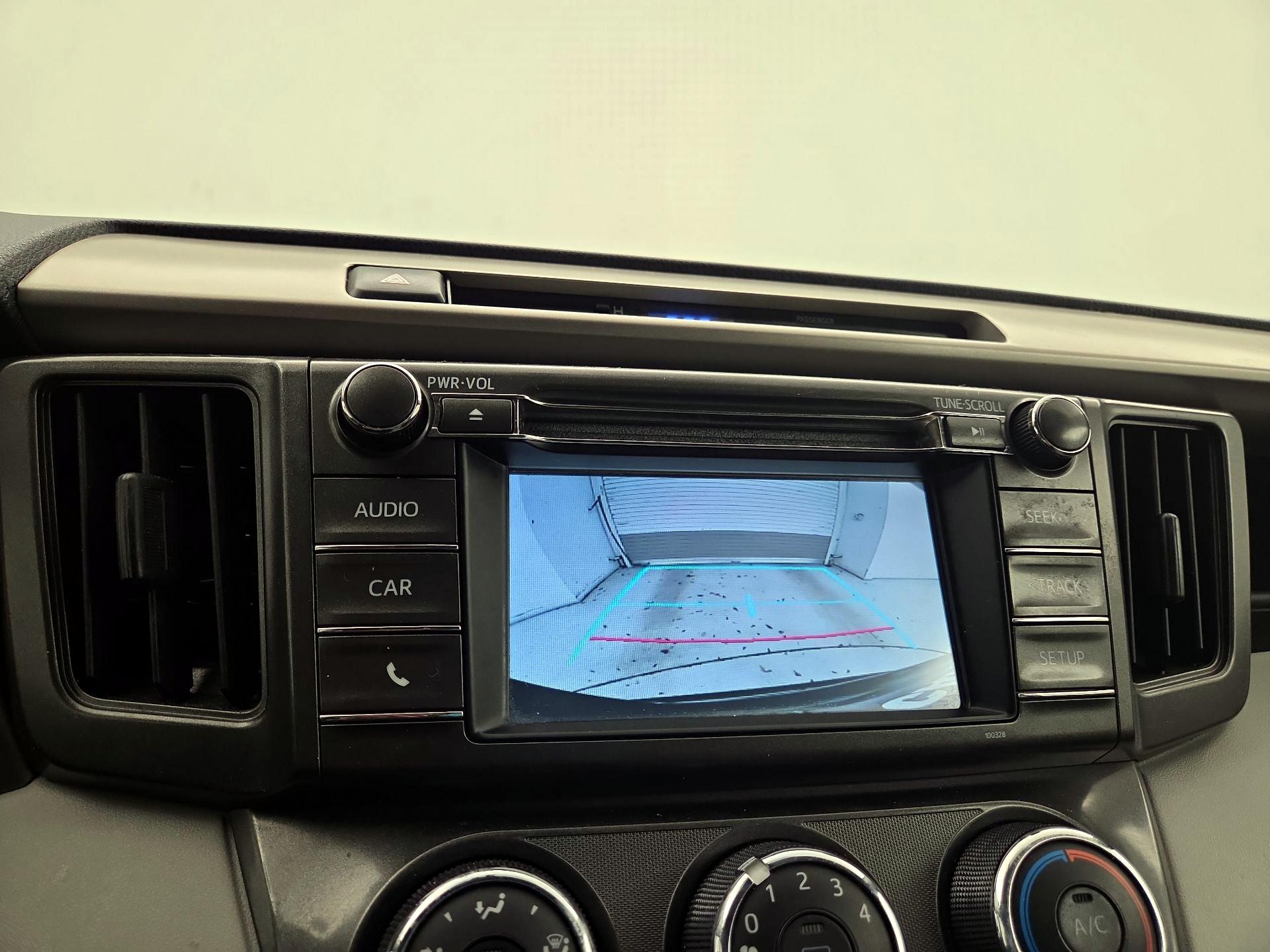 Thumbnail: 2015 Toyota RAV4 - 14