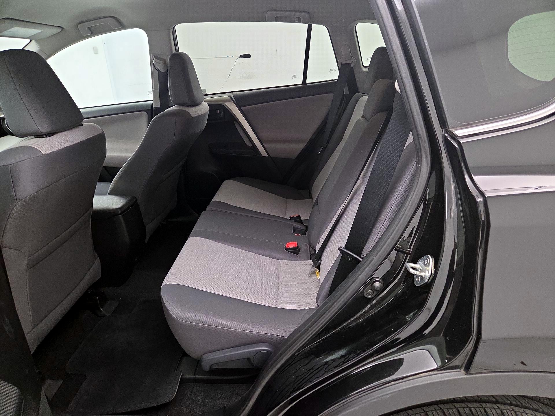 Thumbnail: 2015 Toyota RAV4 - 19