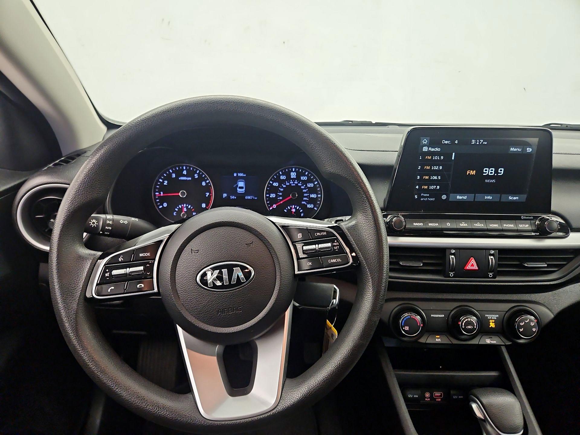 Thumbnail: 2020 Kia Forte - 10