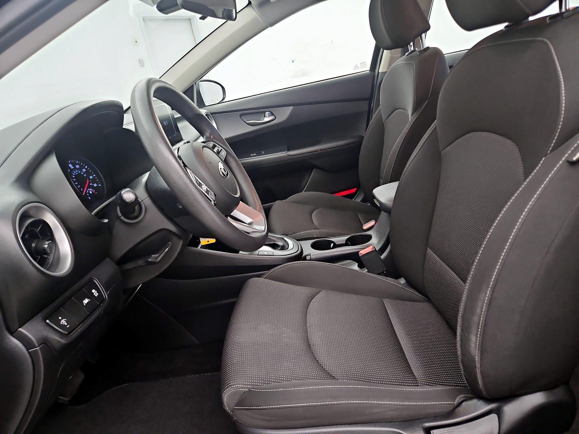 Thumbnail: 2020 Kia Forte - 11