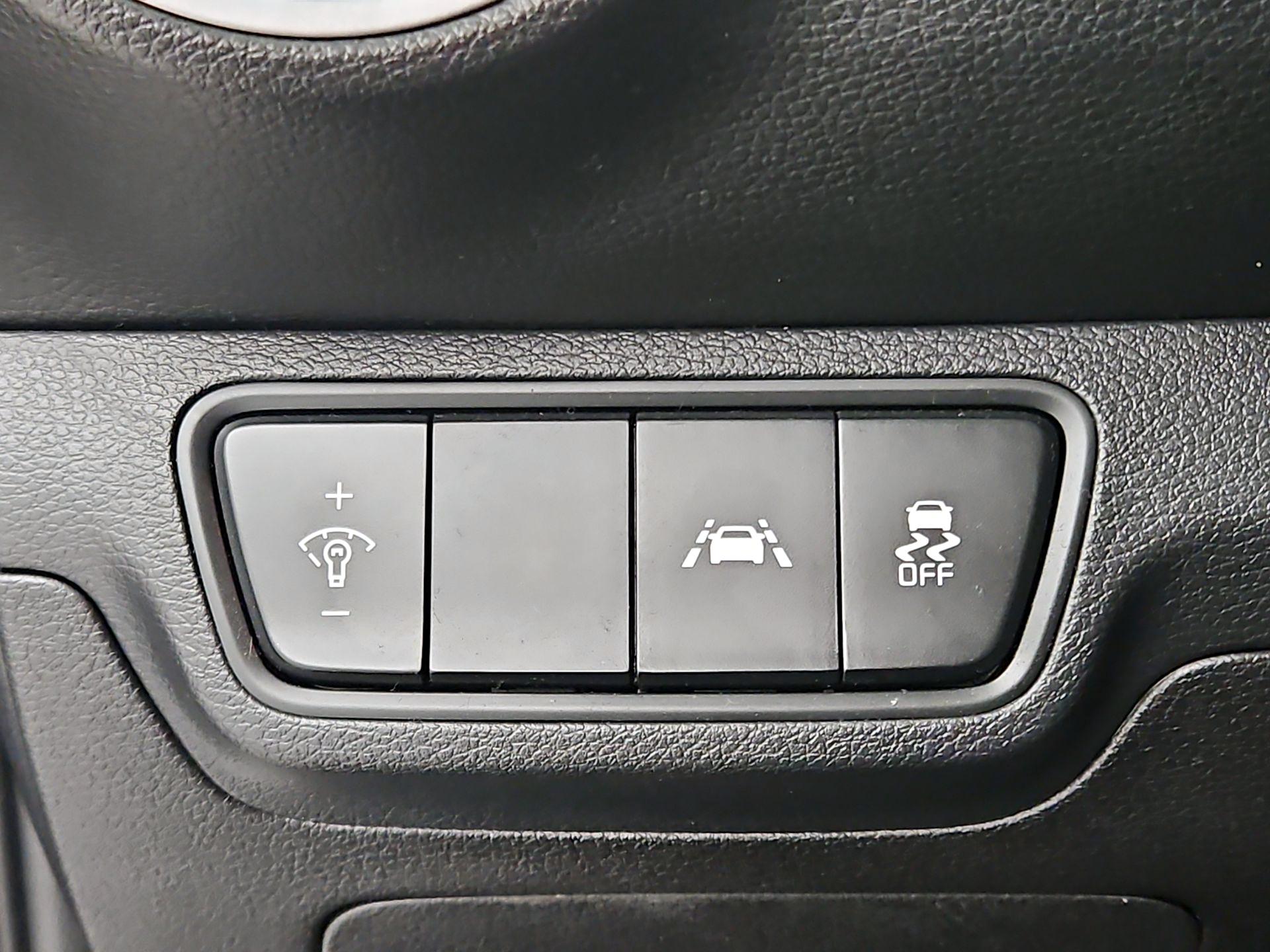 Thumbnail: 2020 Kia Forte - 13