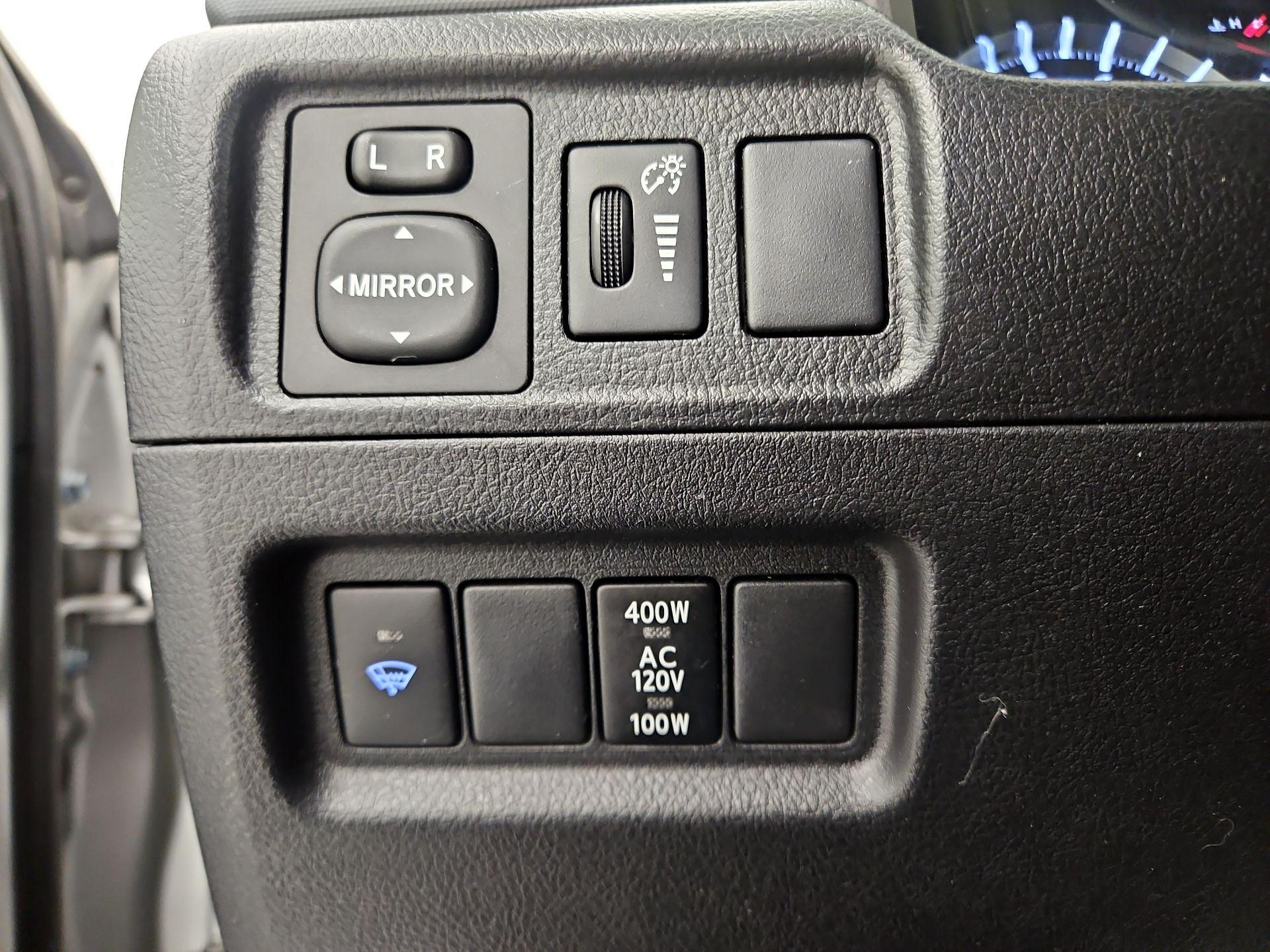 Thumbnail: 2017 Toyota 4Runner - 13