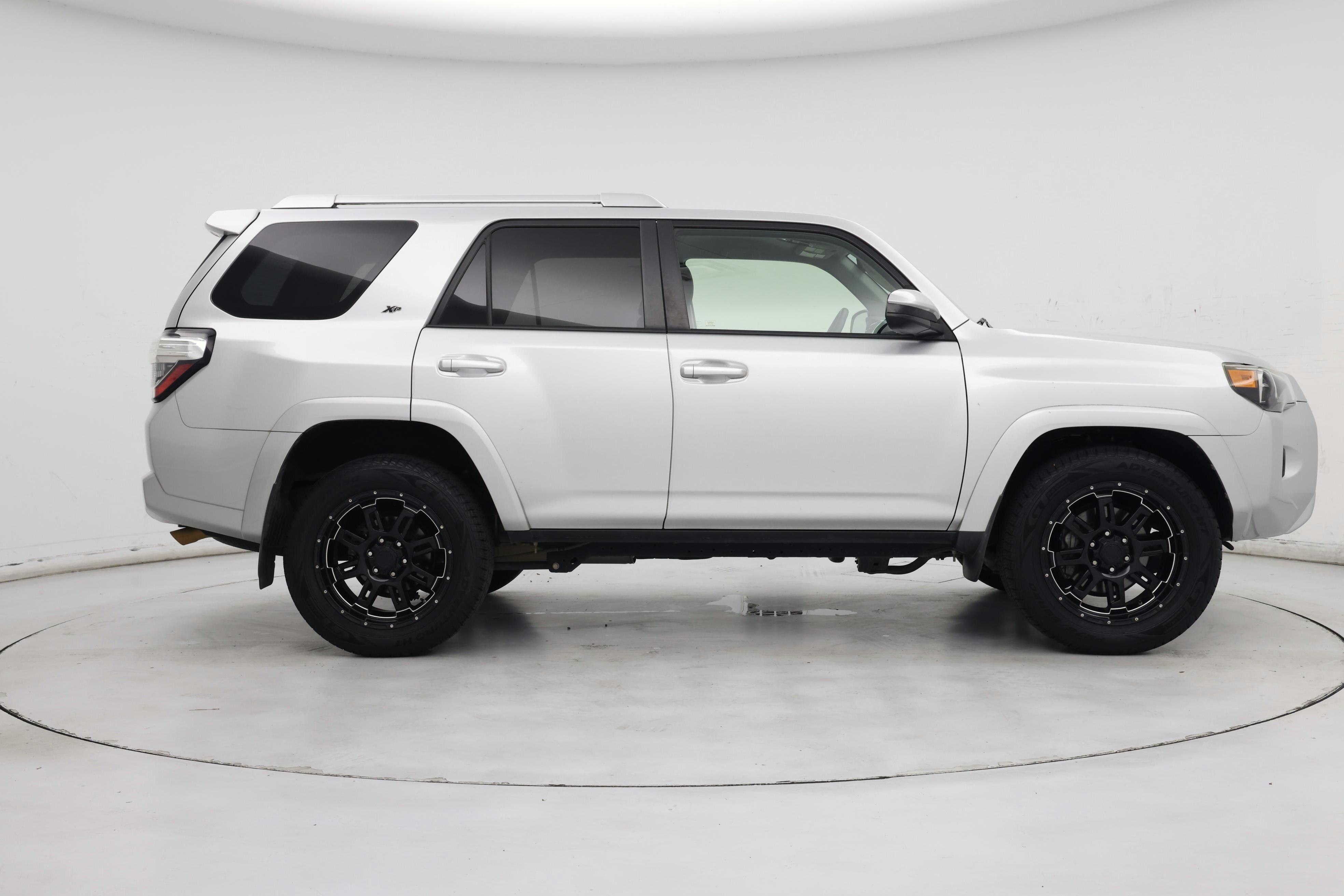 Thumbnail: 2017 Toyota 4Runner - 7