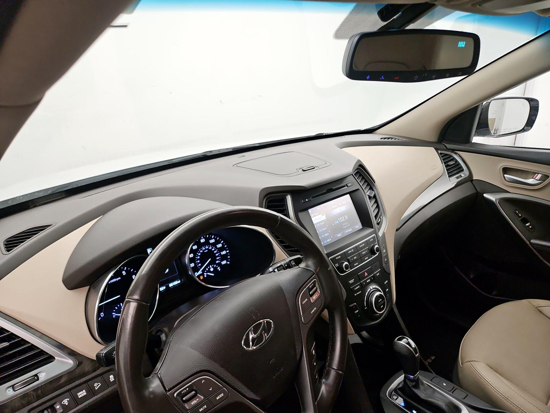 Thumbnail: 2017 Hyundai Santa Fe - 9