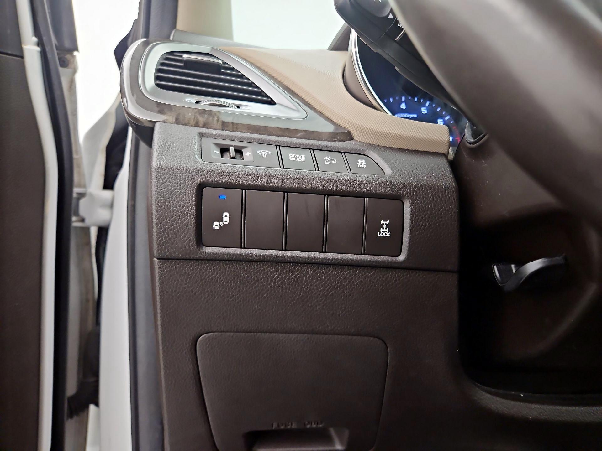 Thumbnail: 2017 Hyundai Santa Fe - 13