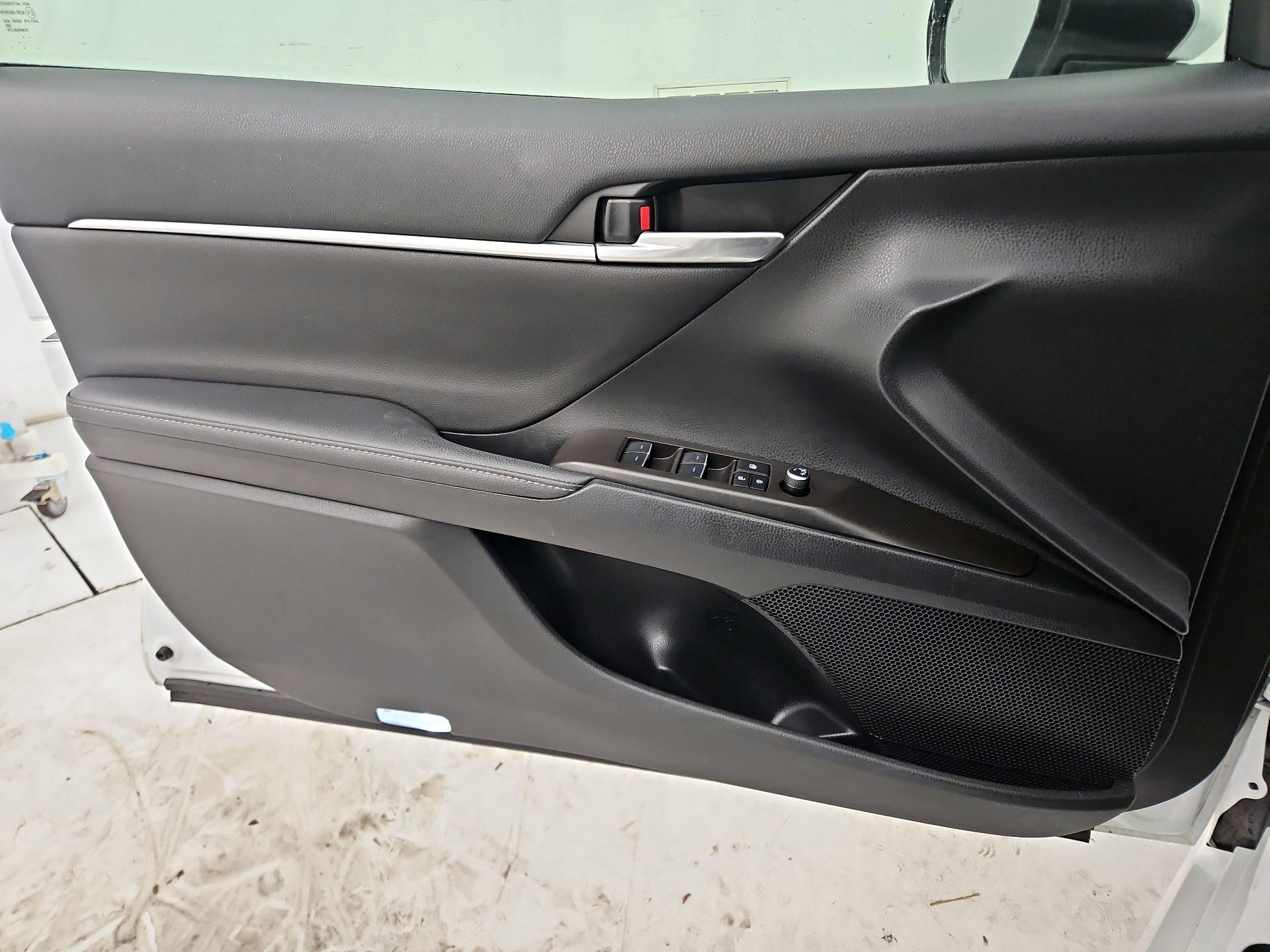 Thumbnail: 2023 Toyota Camry - 12