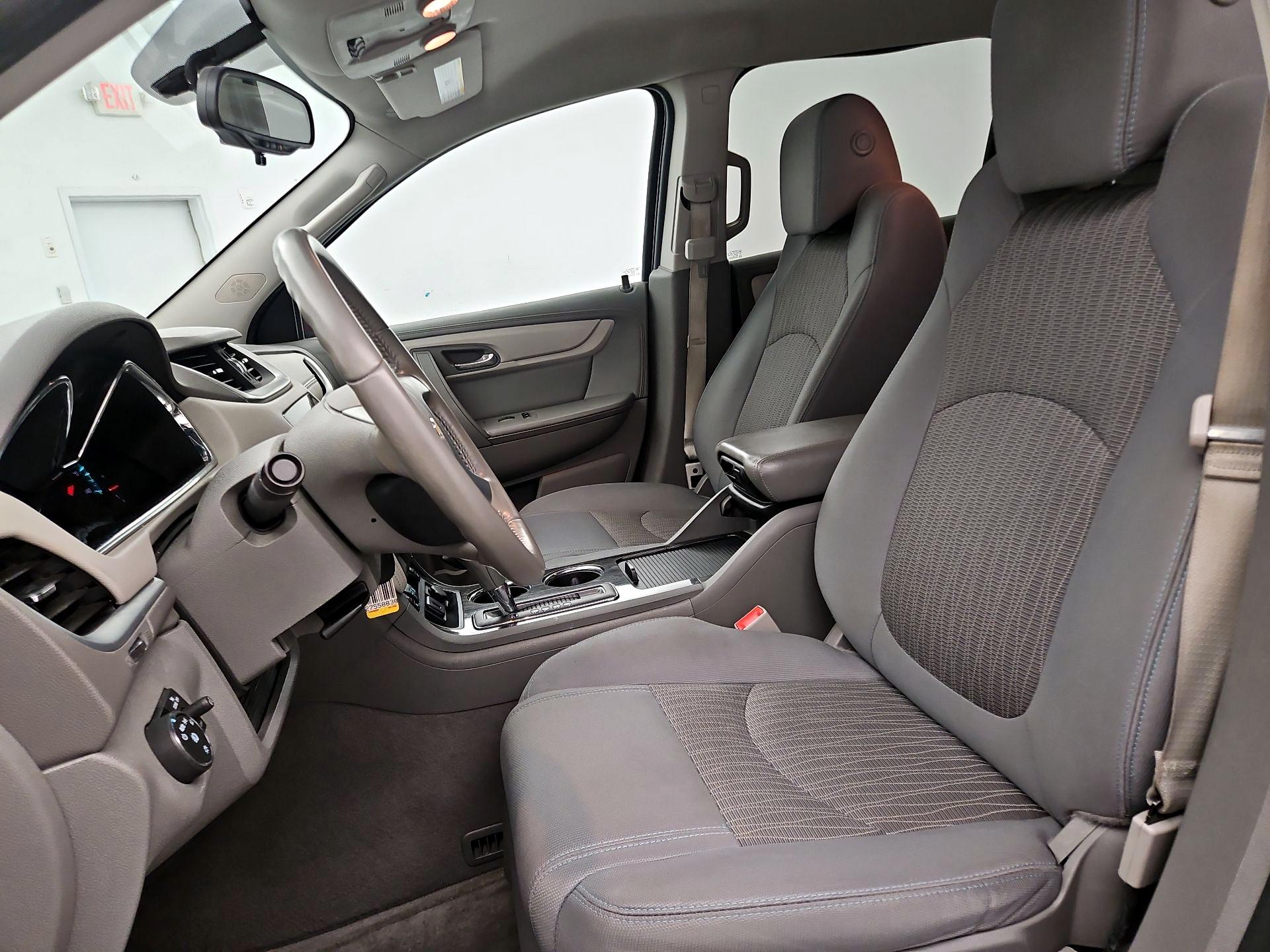 Thumbnail: 2017 Chevrolet Traverse - 11