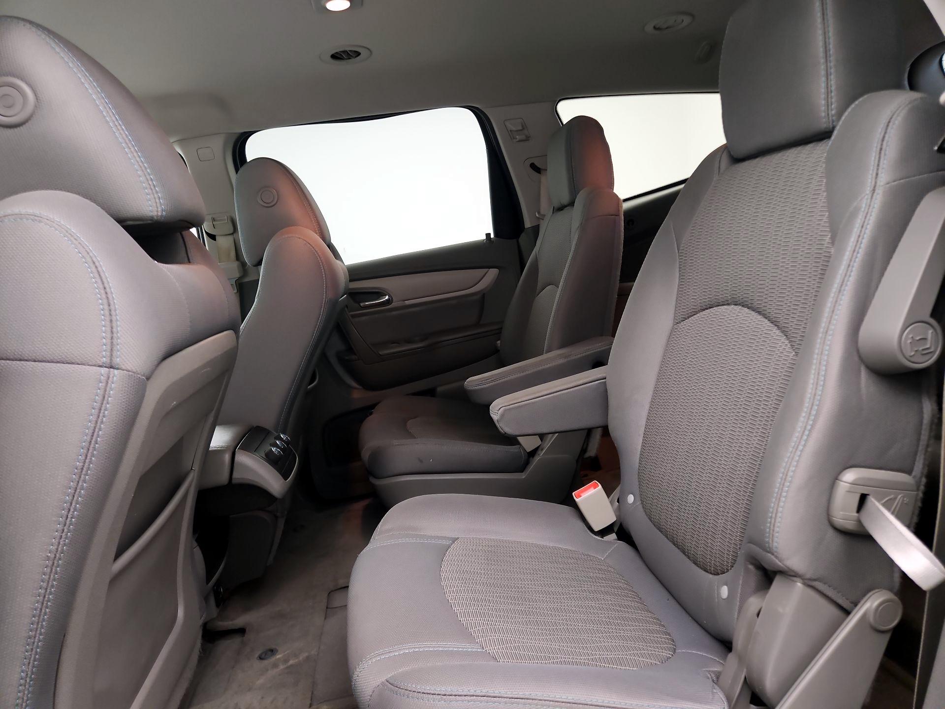 Thumbnail: 2017 Chevrolet Traverse - 19