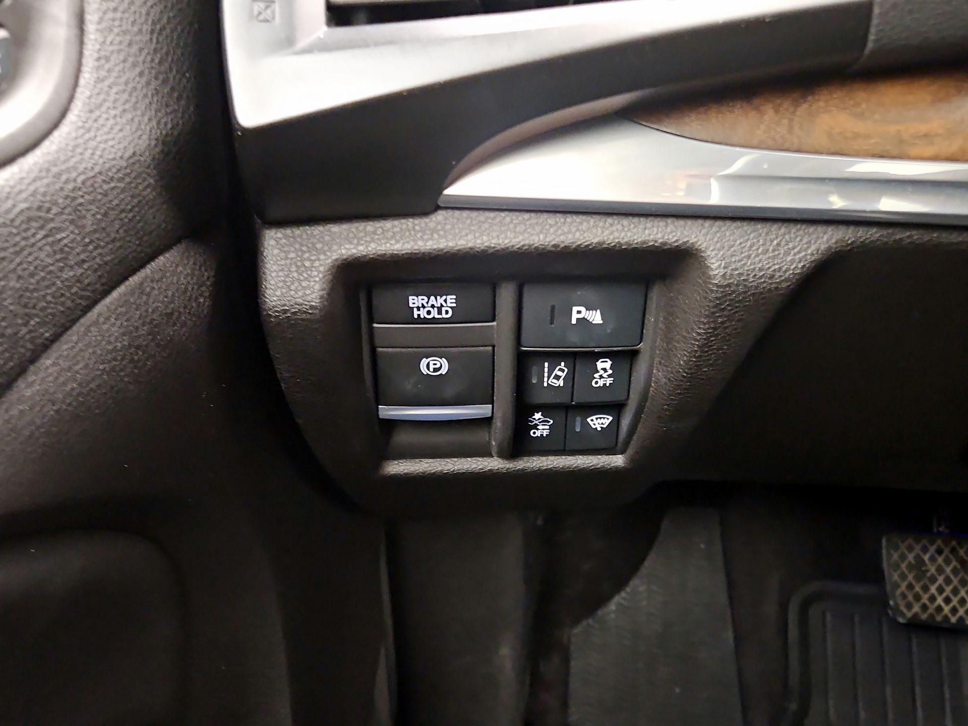 Thumbnail: 2018 Acura MDX - 13