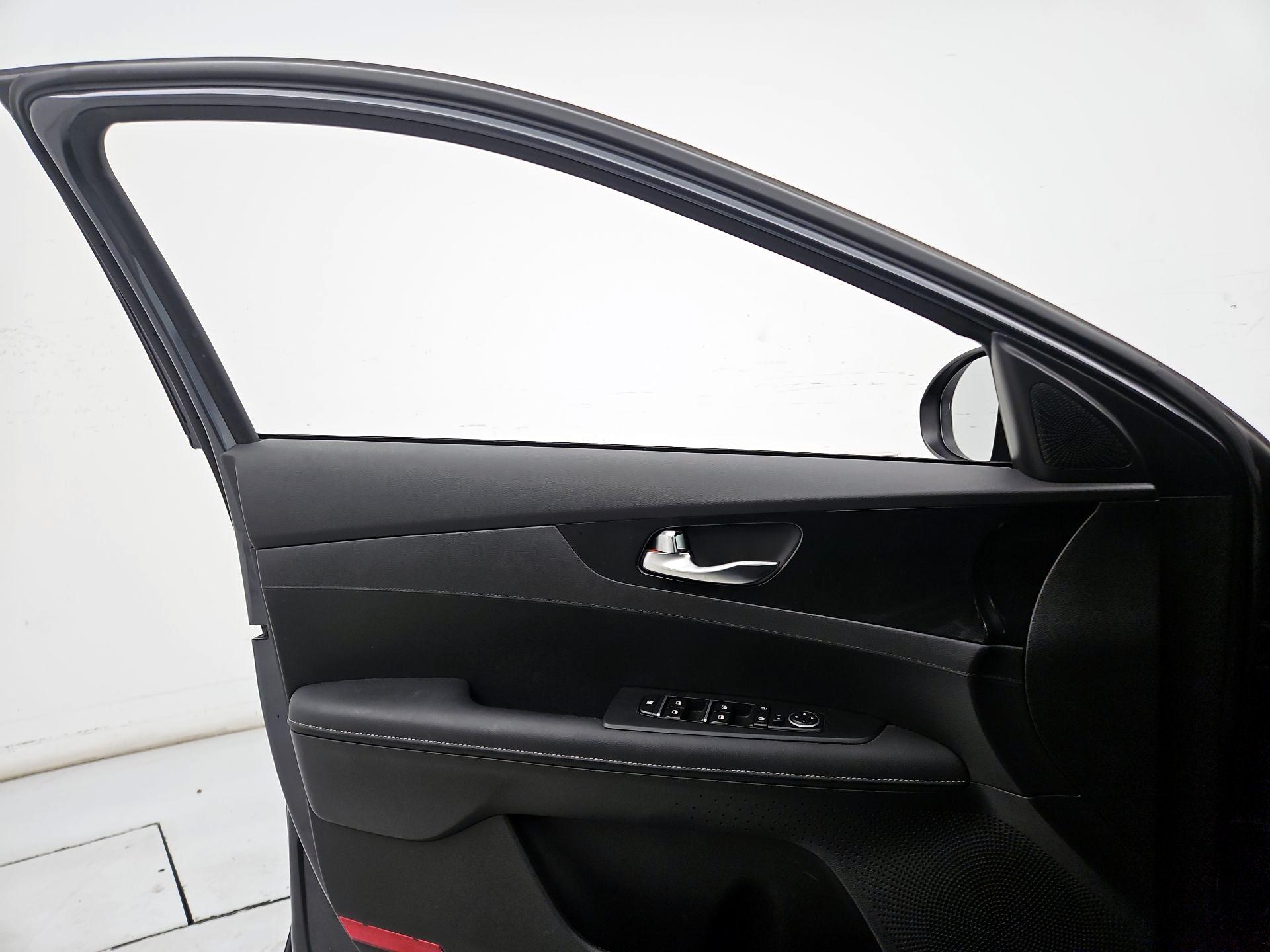 Thumbnail: 2024 Kia Forte - 12