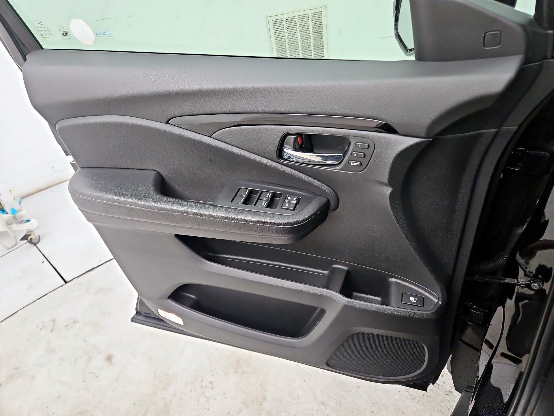 Thumbnail: 2019 Honda Ridgeline - 12