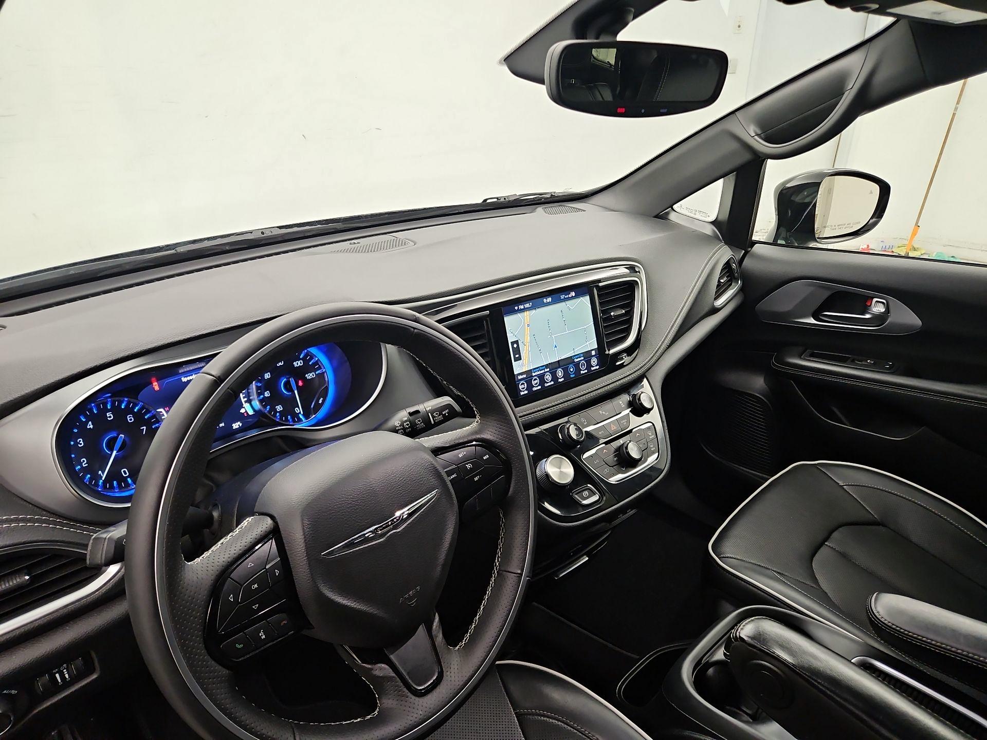 Thumbnail: 2020 Chrysler Pacifica - 9