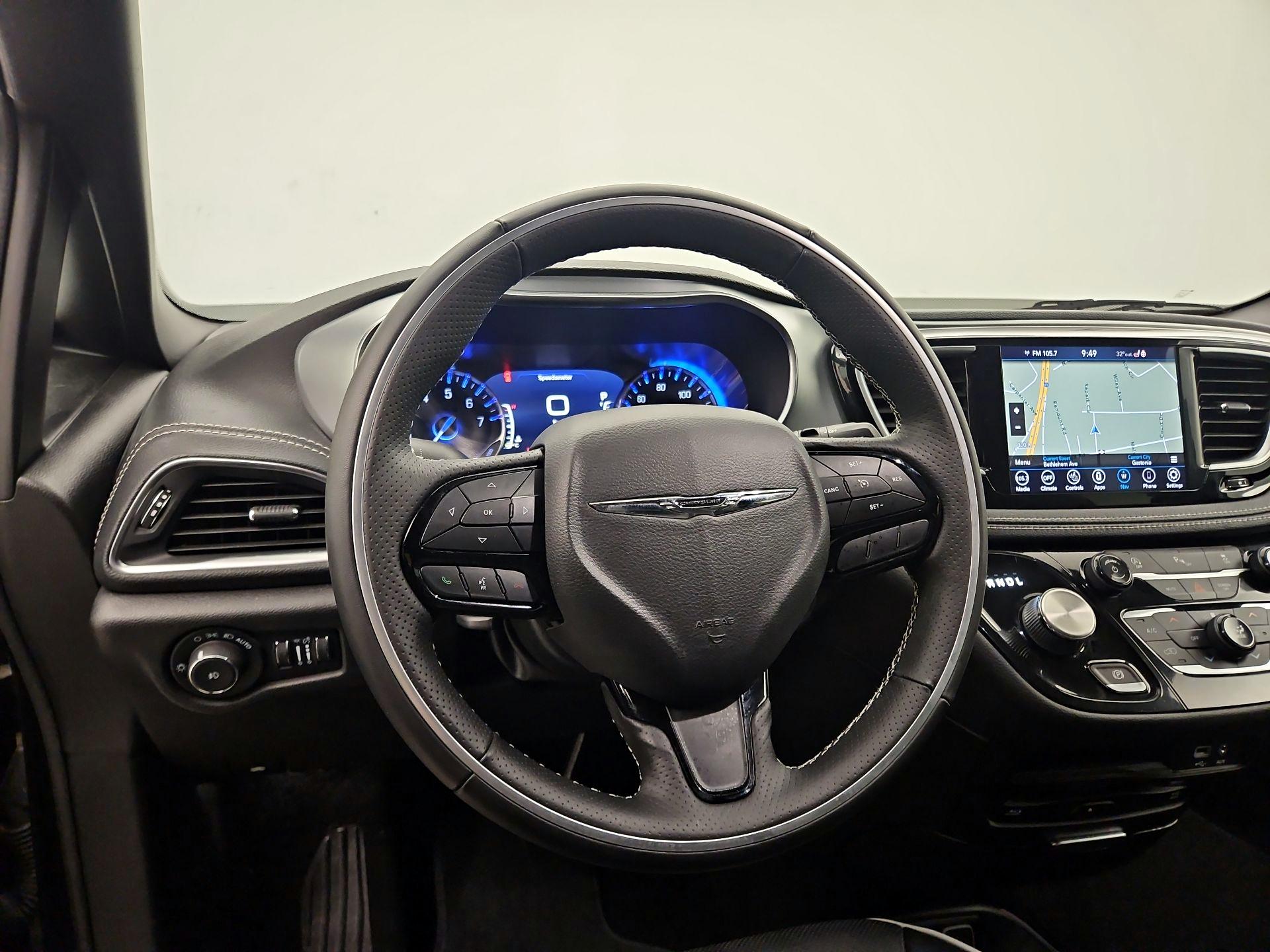 Thumbnail: 2020 Chrysler Pacifica - 10