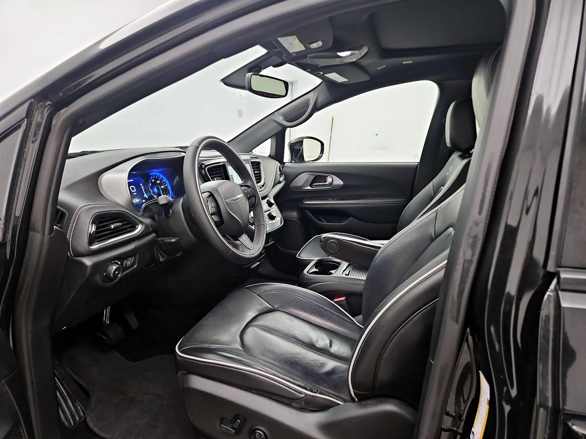 Thumbnail: 2020 Chrysler Pacifica - 11