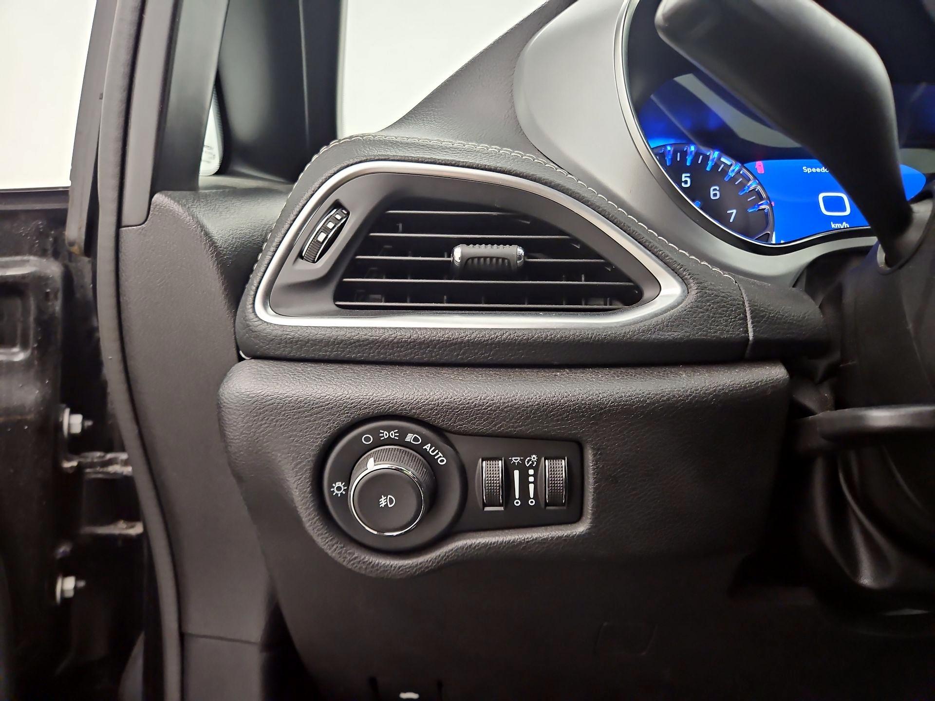 Thumbnail: 2020 Chrysler Pacifica - 13