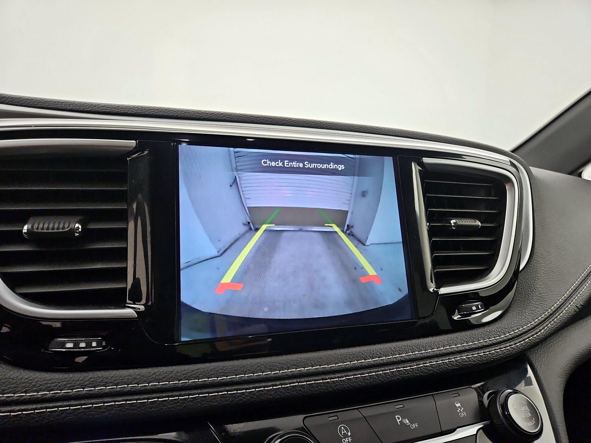 Thumbnail: 2020 Chrysler Pacifica - 15