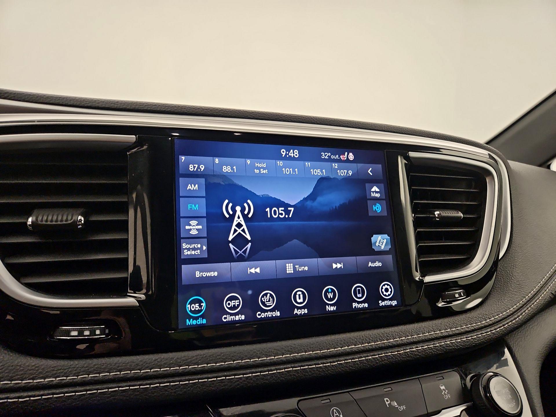 Thumbnail: 2020 Chrysler Pacifica - 16