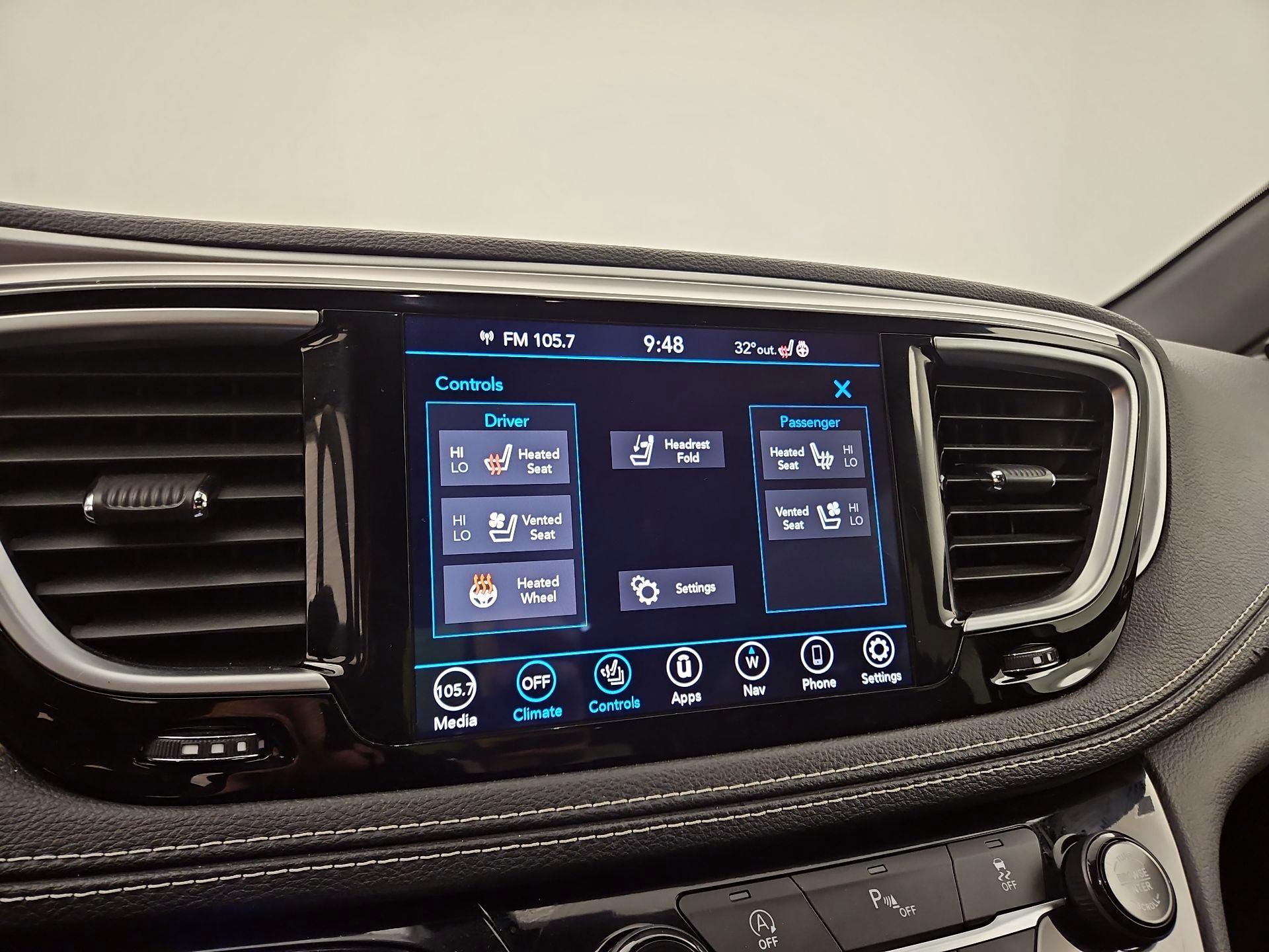 Thumbnail: 2020 Chrysler Pacifica - 17