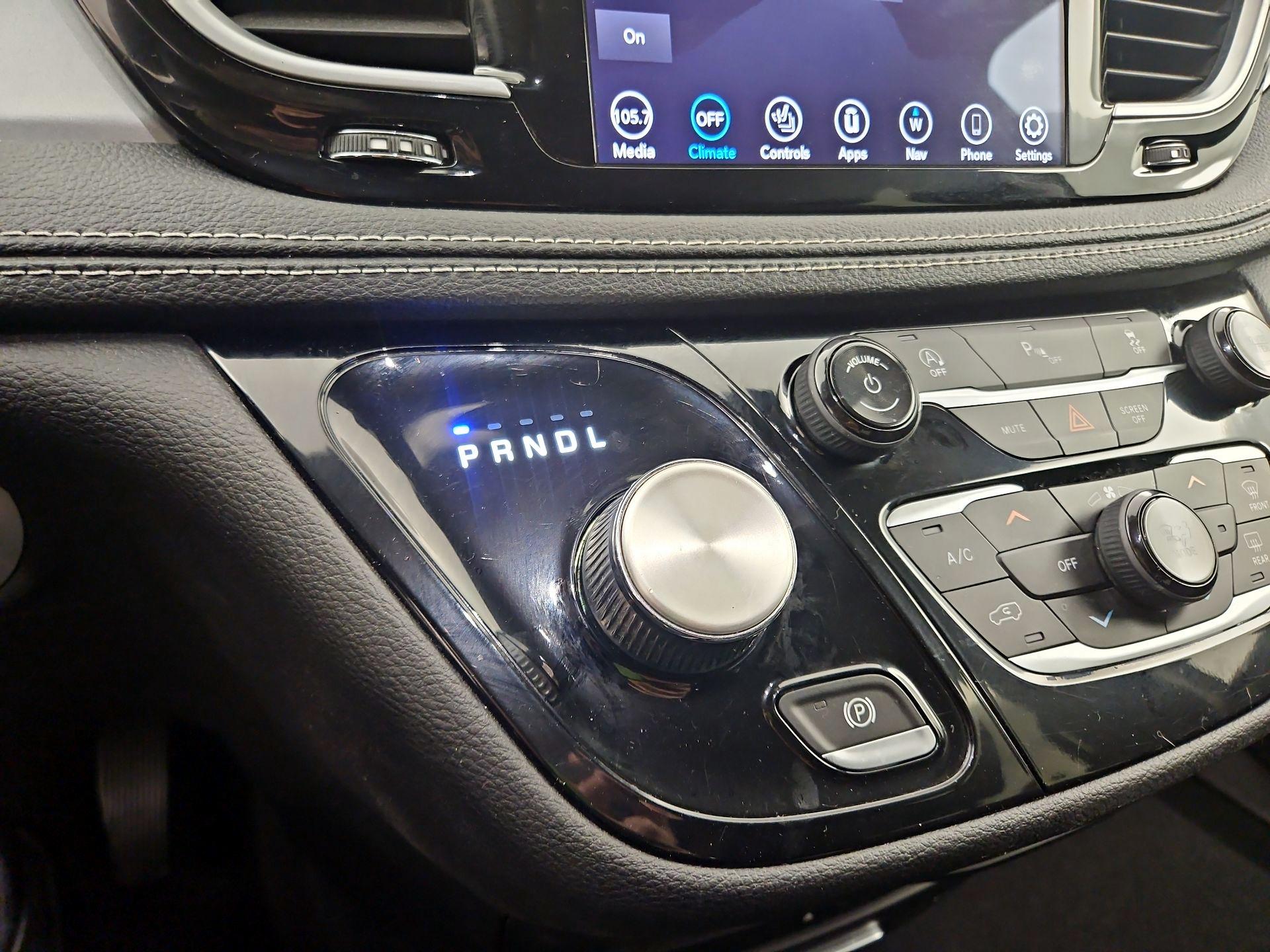 Thumbnail: 2020 Chrysler Pacifica - 18