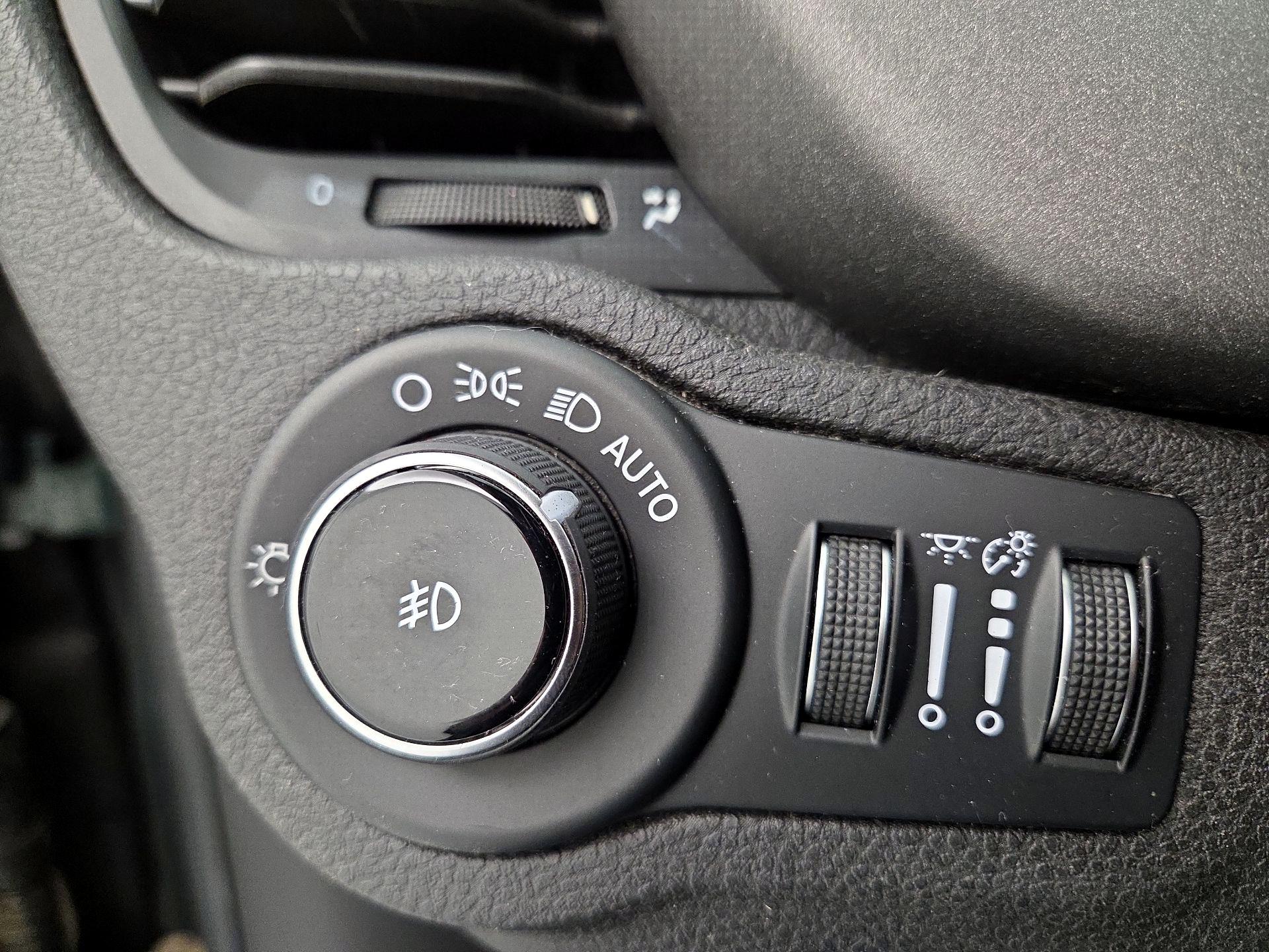 Thumbnail: 2016 Fiat 500X - 13