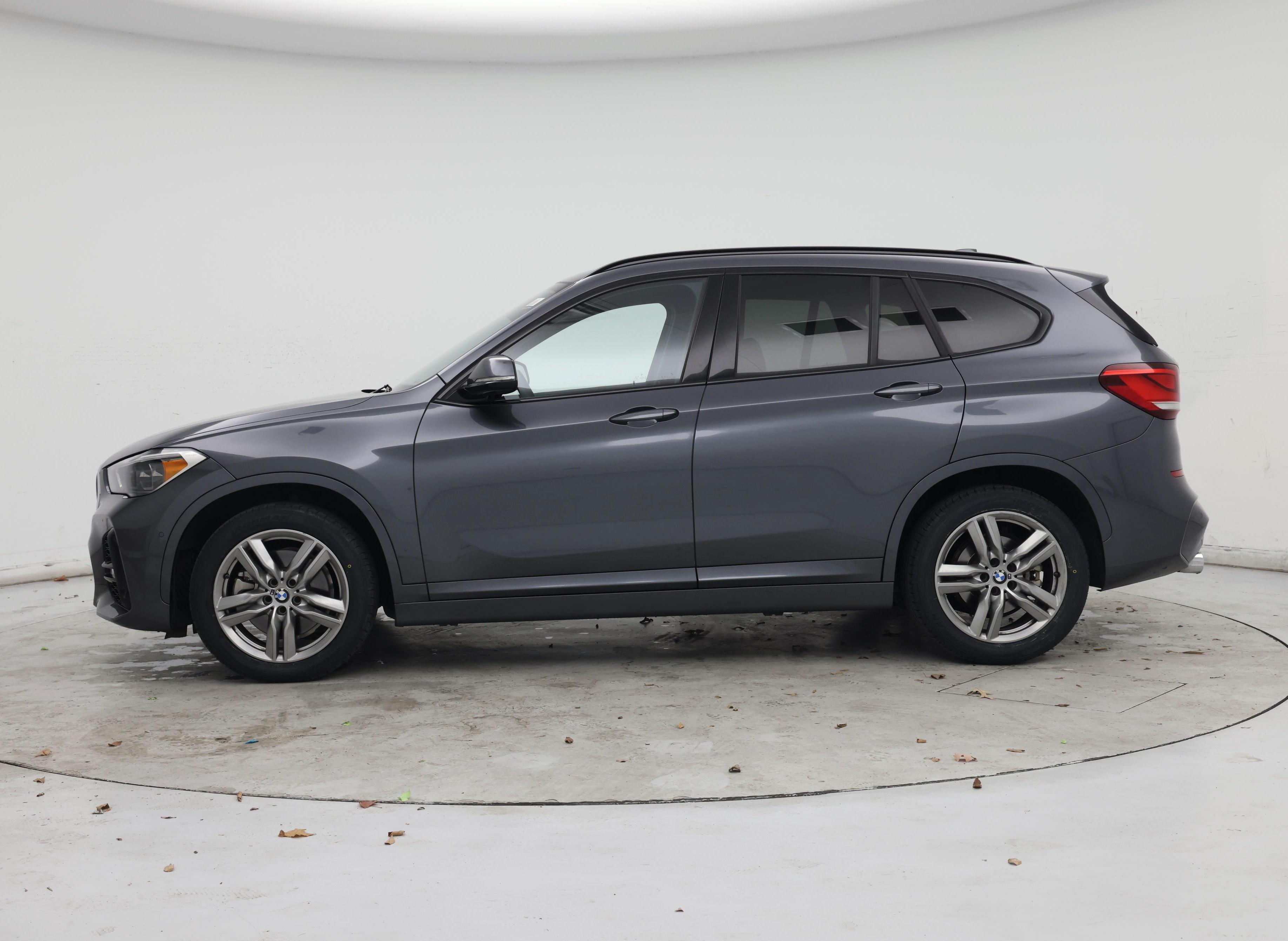 Thumbnail: 2021 BMW X1 - 3