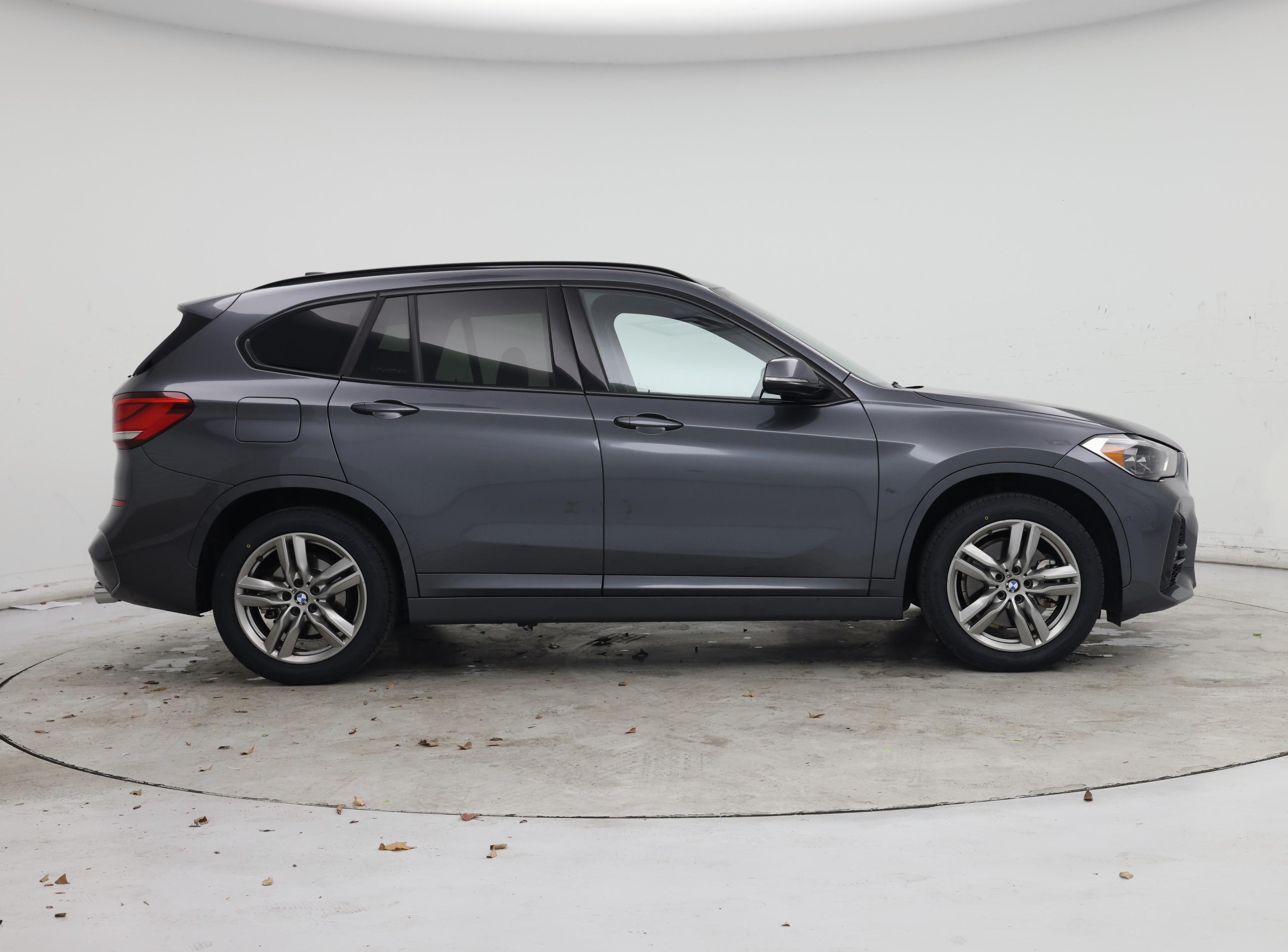 Thumbnail: 2021 BMW X1 - 7