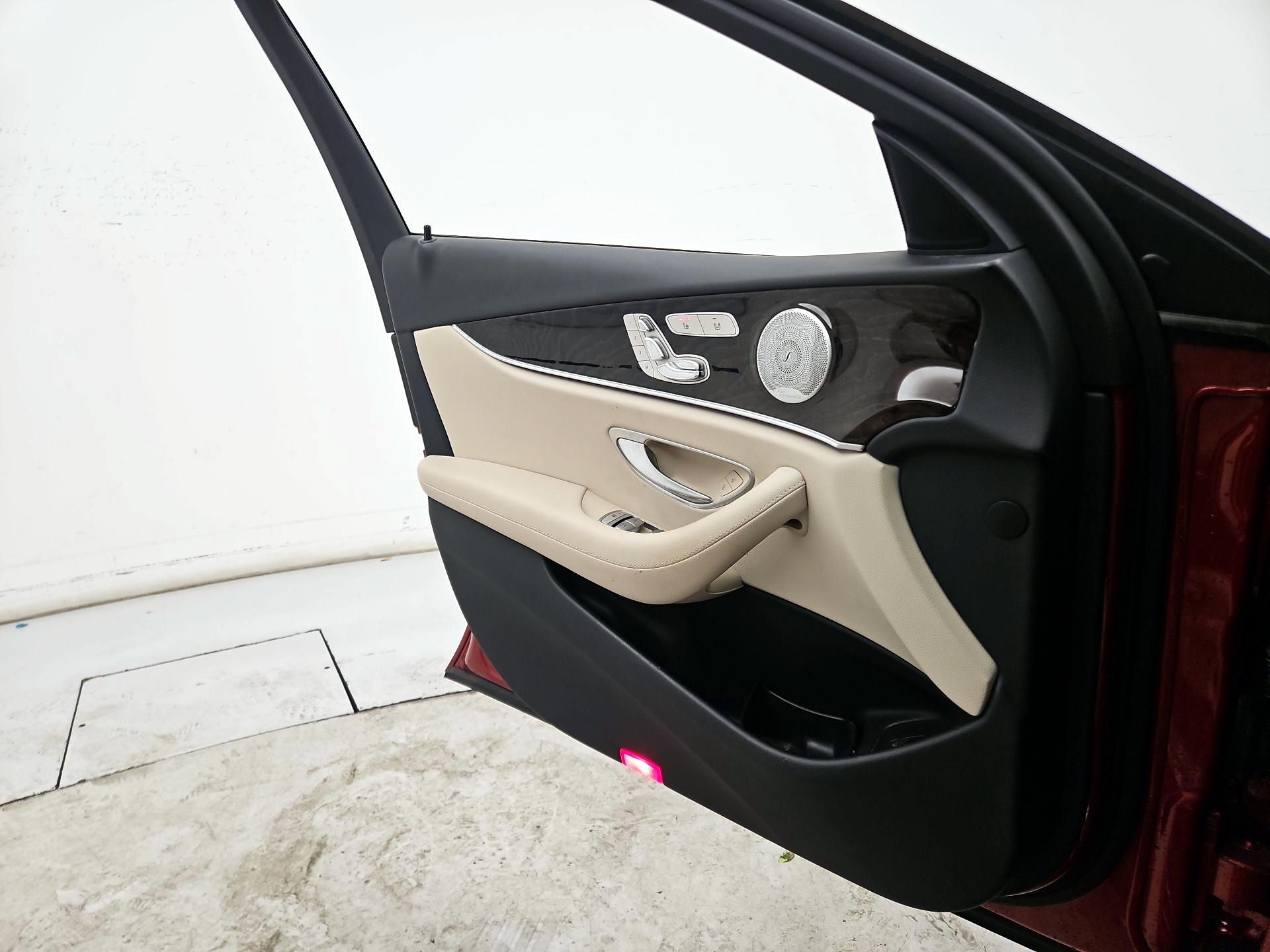 Thumbnail: 2019 Mercedes-Benz E-Class - 12