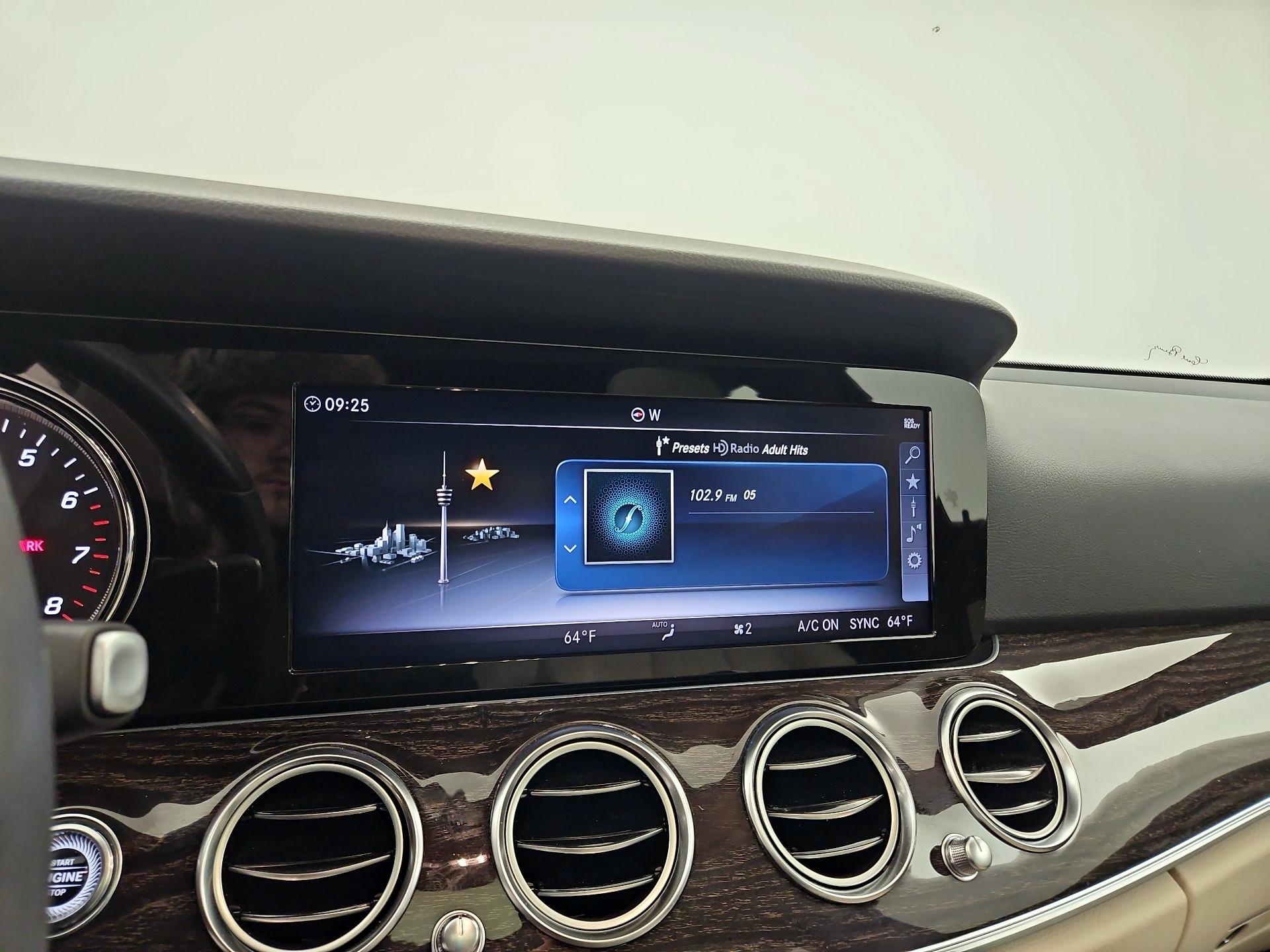 Thumbnail: 2019 Mercedes-Benz E-Class - 16