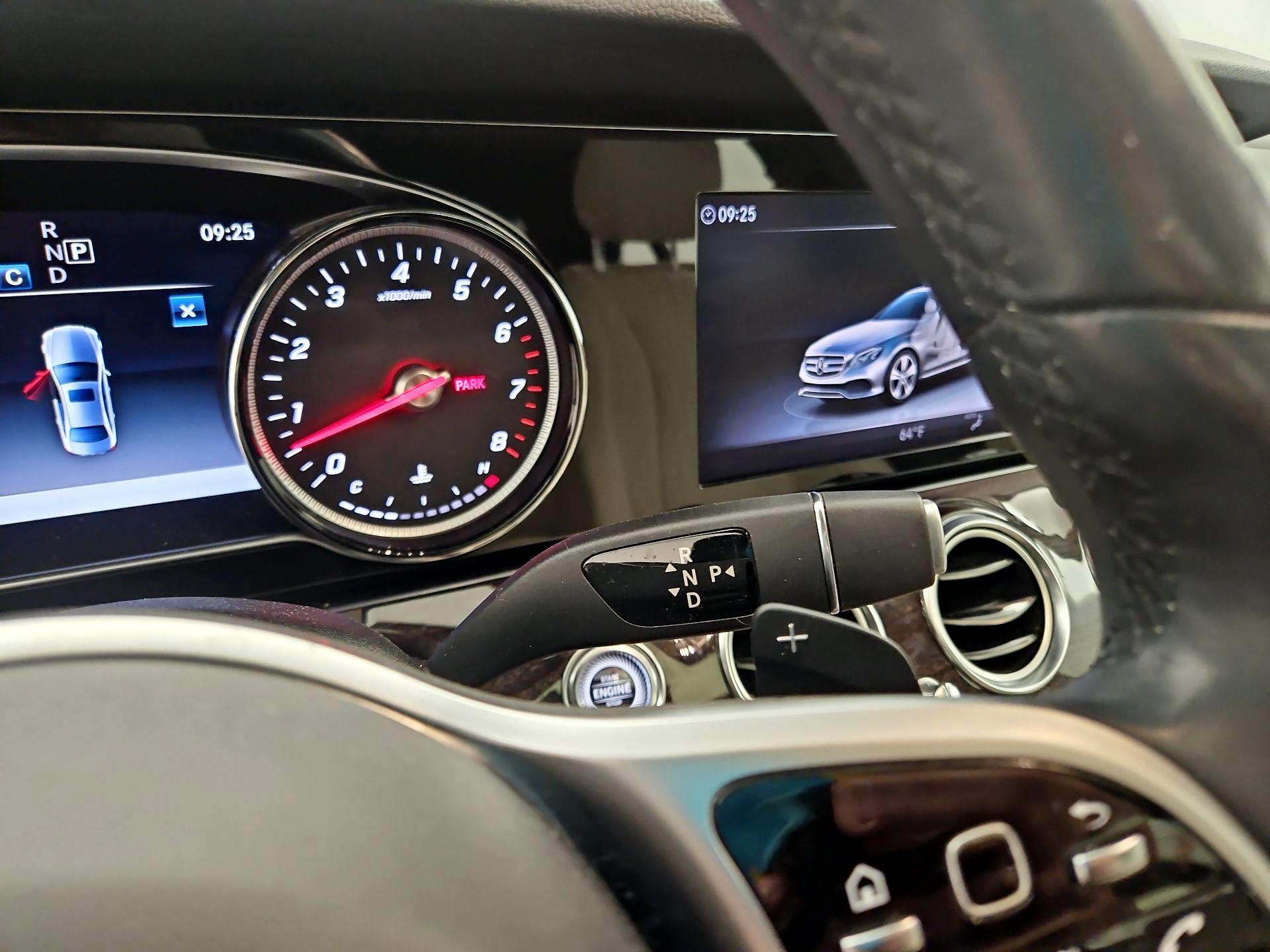 Thumbnail: 2019 Mercedes-Benz E-Class - 18