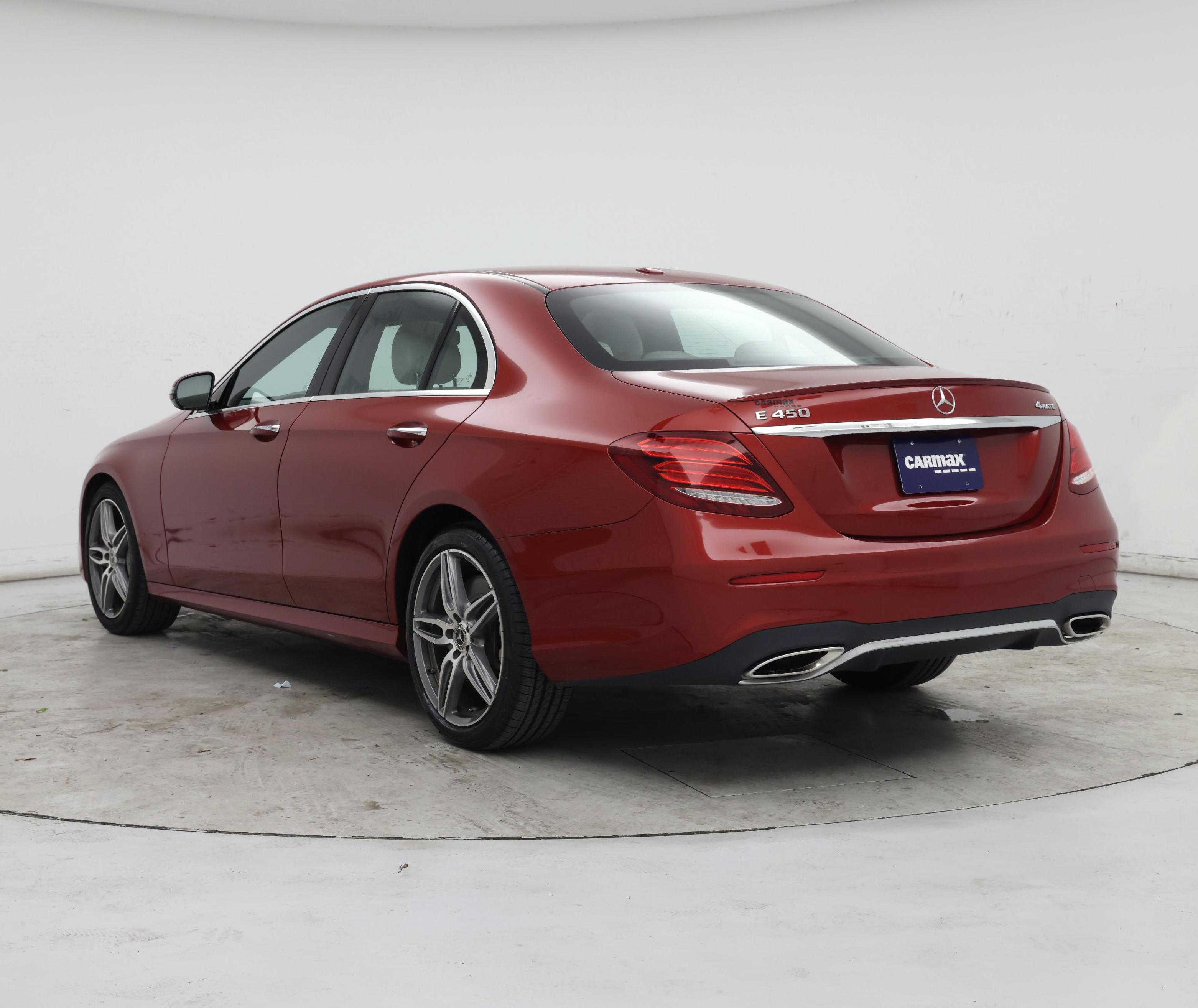 Thumbnail: 2019 Mercedes-Benz E-Class - 2