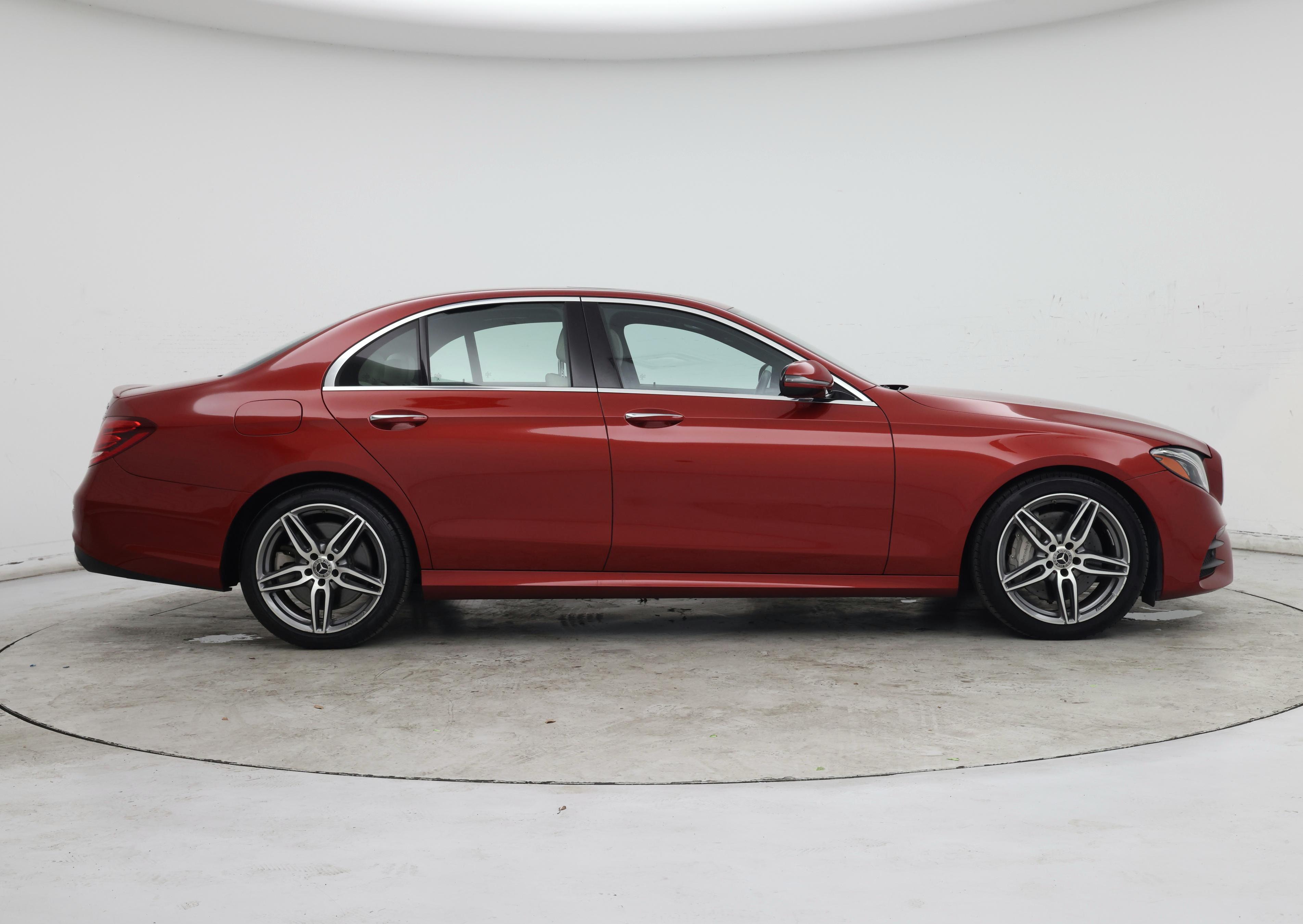 Thumbnail: 2019 Mercedes-Benz E-Class - 7