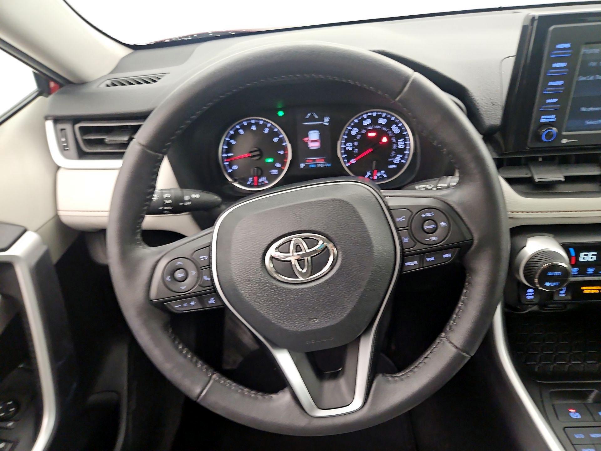 Thumbnail: 2021 Toyota RAV4 - 10