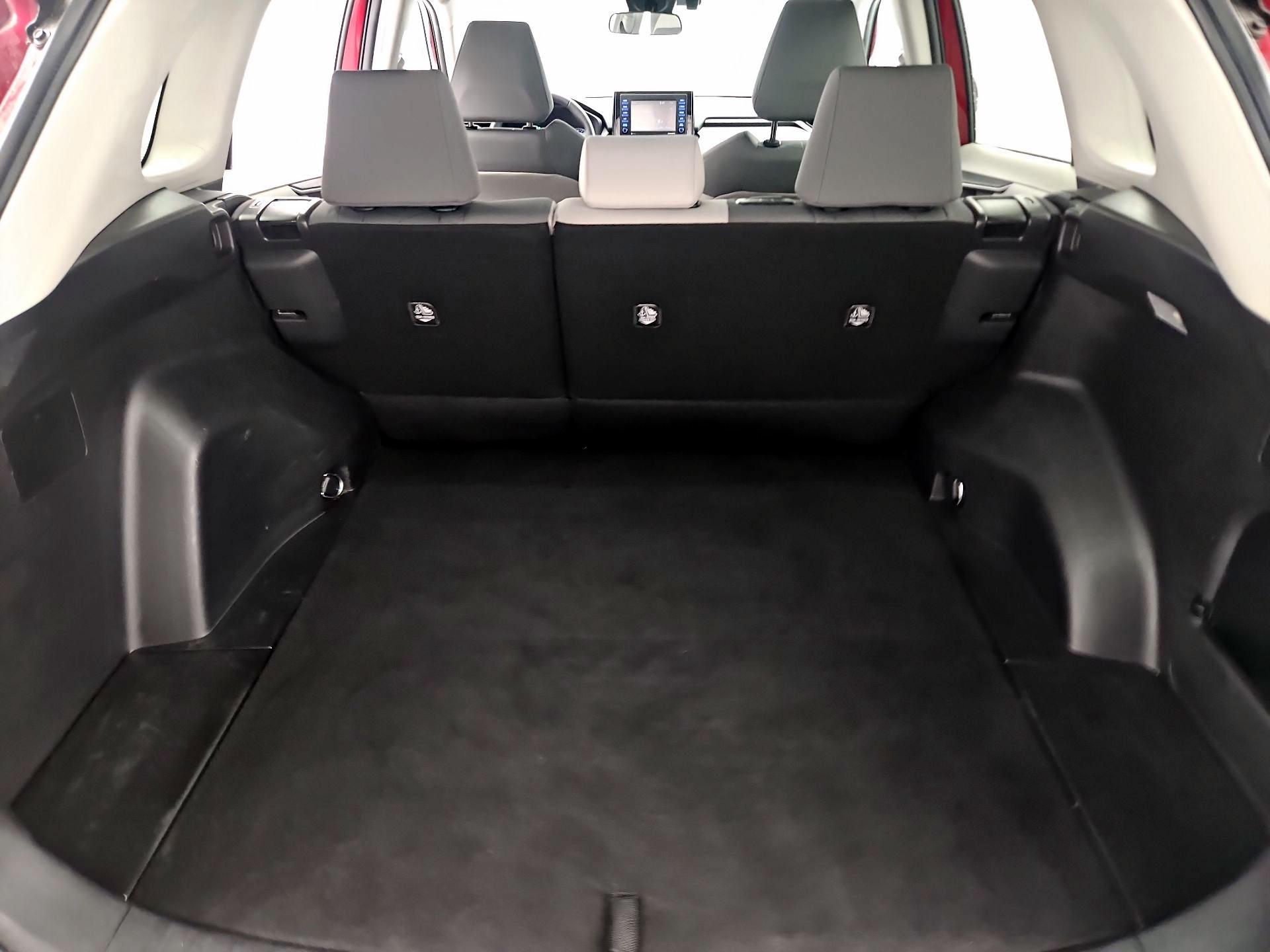 Thumbnail: 2021 Toyota RAV4 - 20