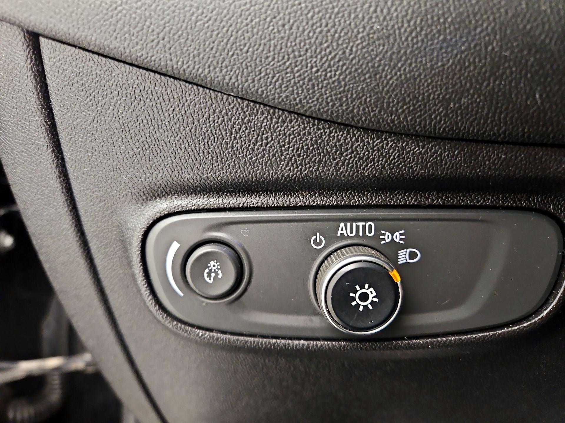 Thumbnail: 2019 Chevrolet Equinox - 13