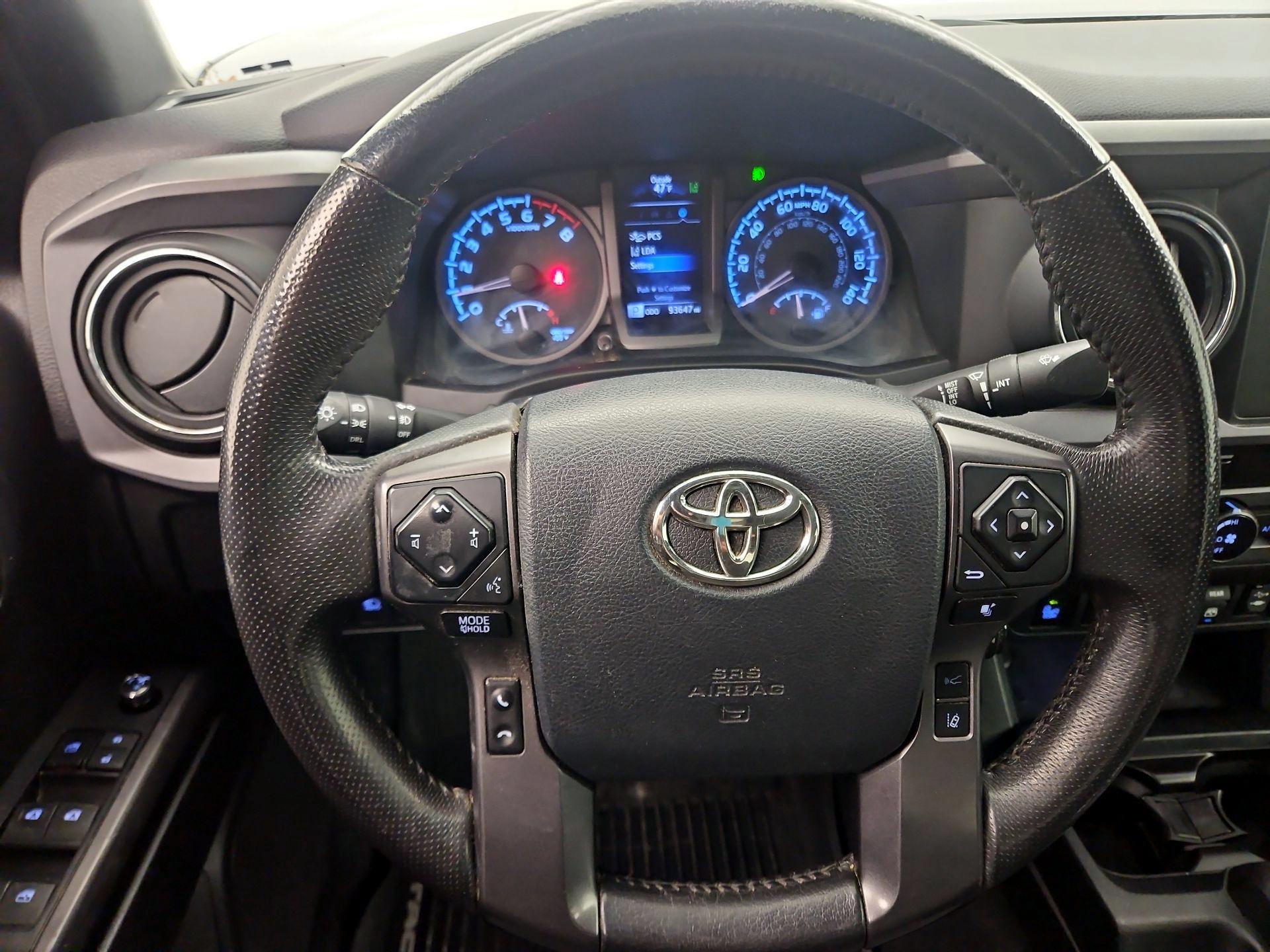 Thumbnail: 2018 Toyota Tacoma - 10