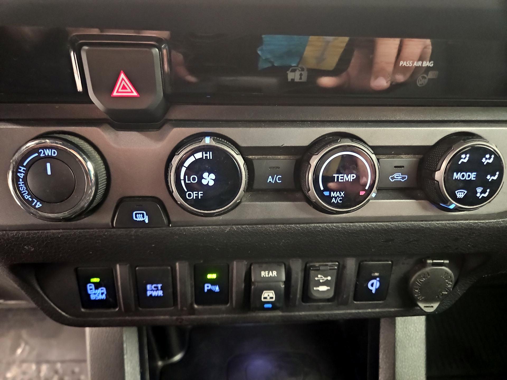 Thumbnail: 2018 Toyota Tacoma - 16