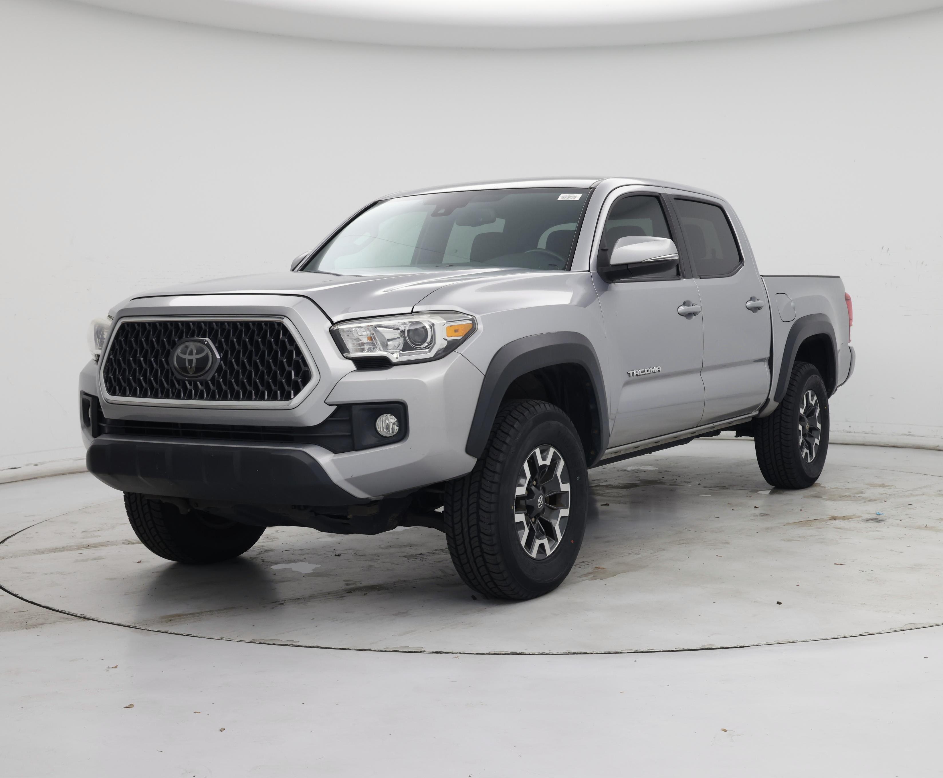 Thumbnail: 2018 Toyota Tacoma - 4