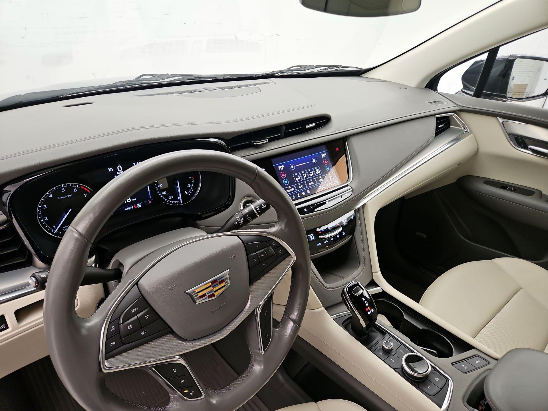 Thumbnail: 2021 Cadillac XT5 - 9