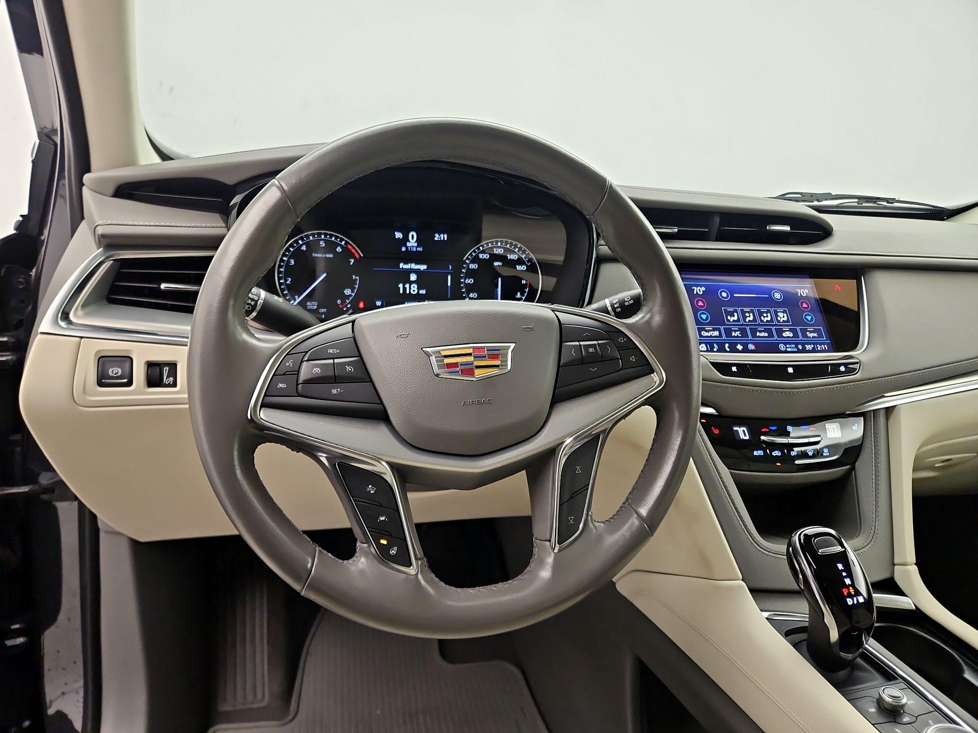 Thumbnail: 2021 Cadillac XT5 - 10