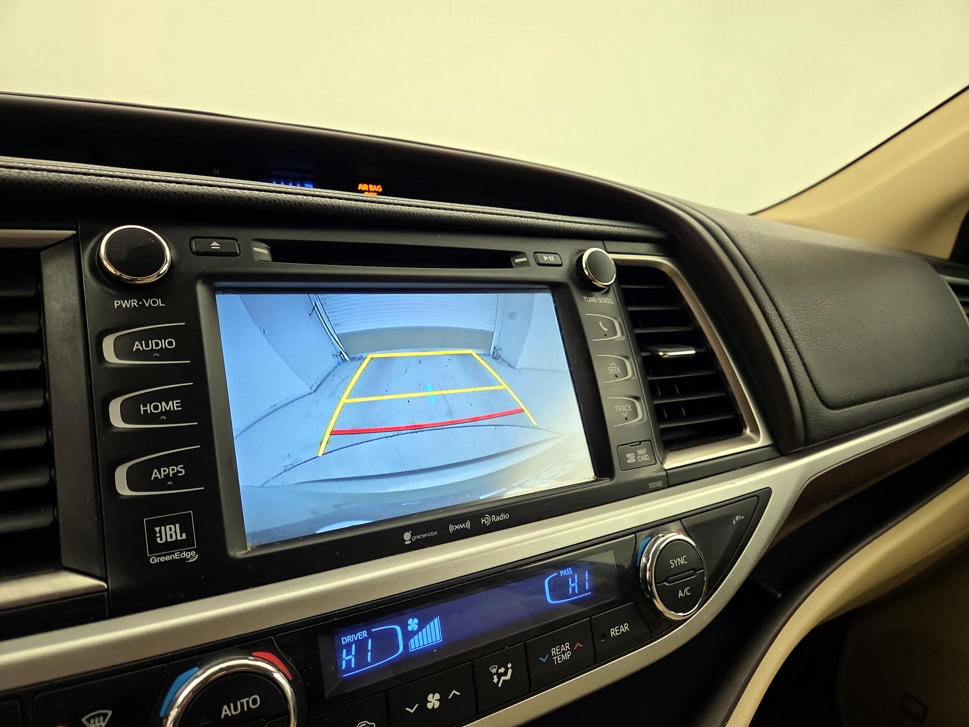 Thumbnail: 2016 Toyota Highlander - 14