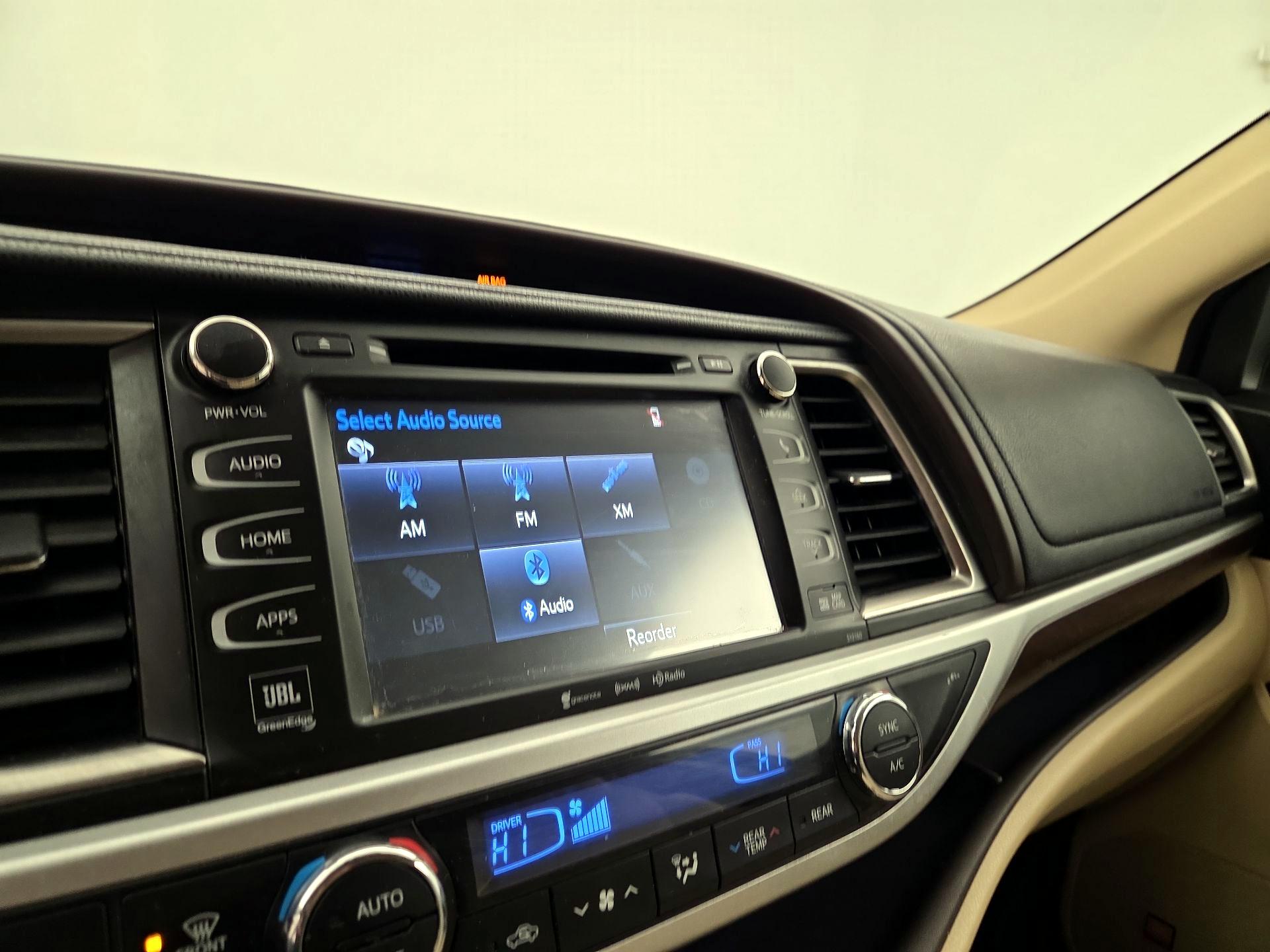 Thumbnail: 2016 Toyota Highlander - 15