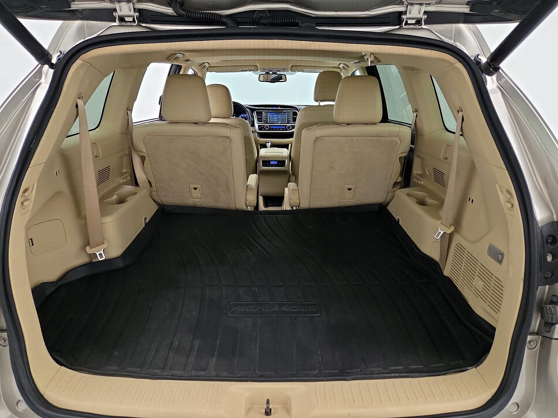 Thumbnail: 2016 Toyota Highlander - 19