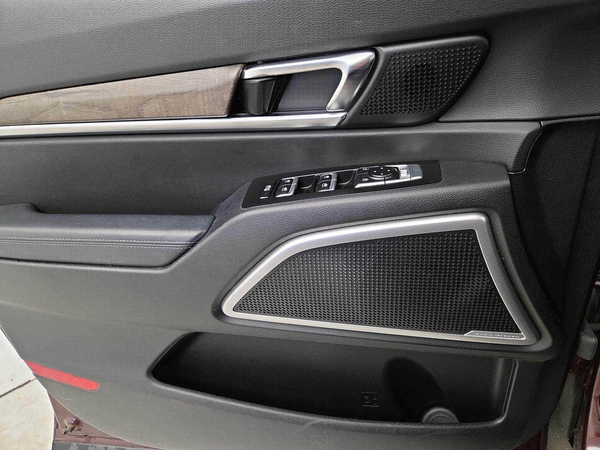 Thumbnail: 2020 Kia Telluride - 12