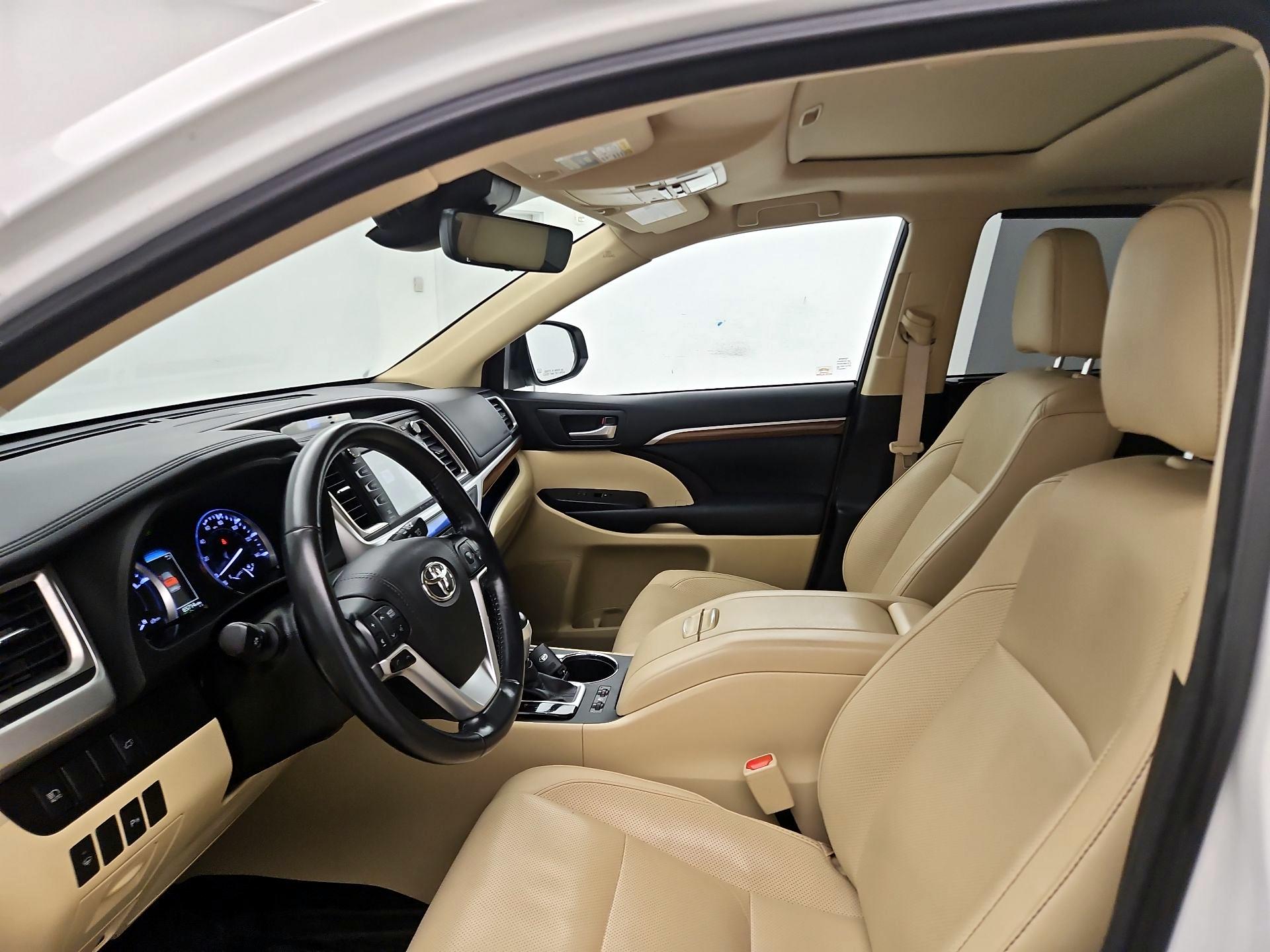 Thumbnail: 2018 Toyota Highlander - 11