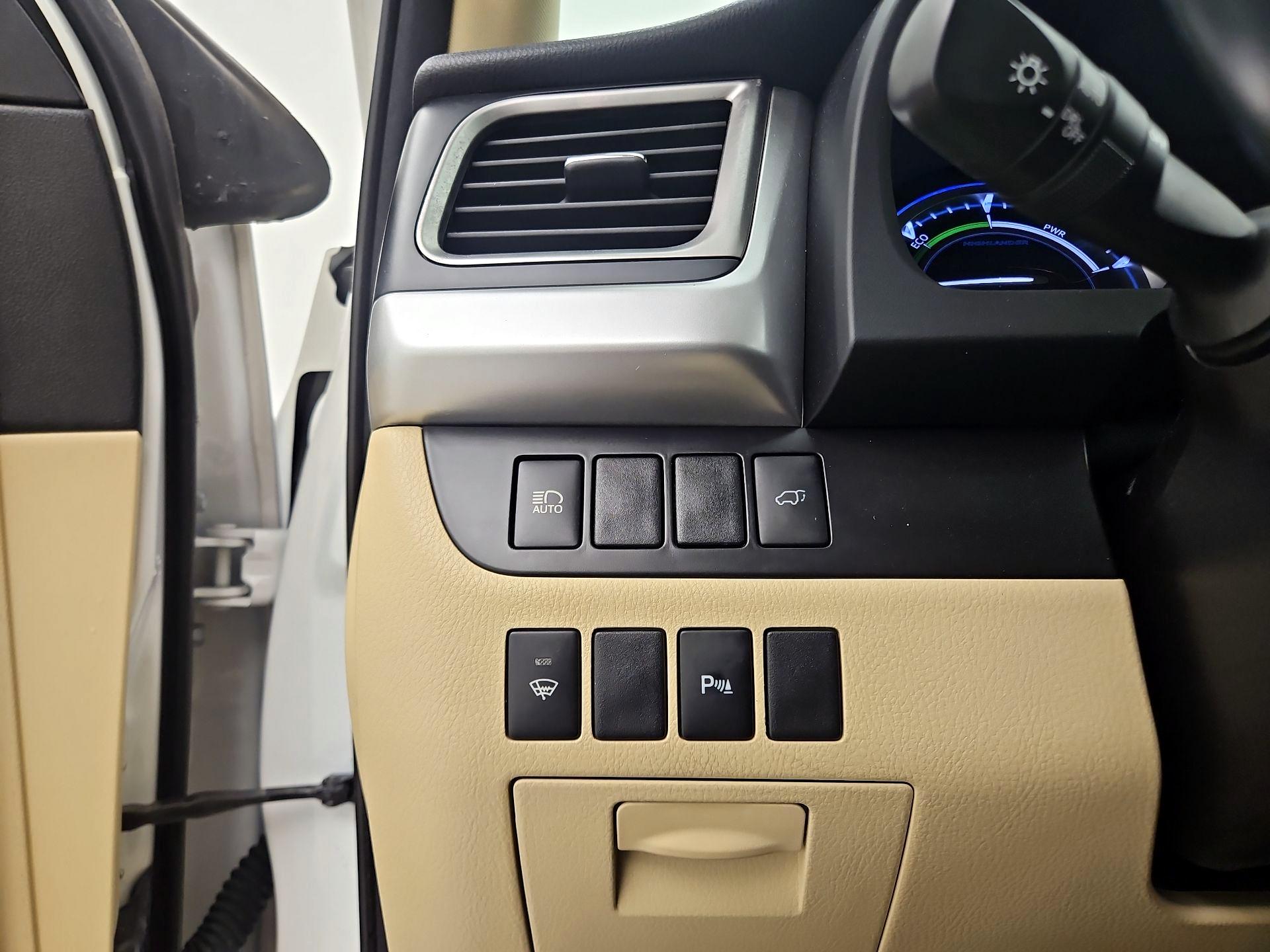 Thumbnail: 2018 Toyota Highlander - 13