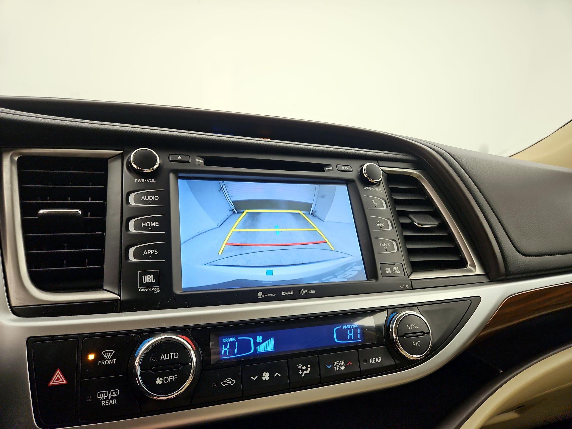 Thumbnail: 2018 Toyota Highlander - 15