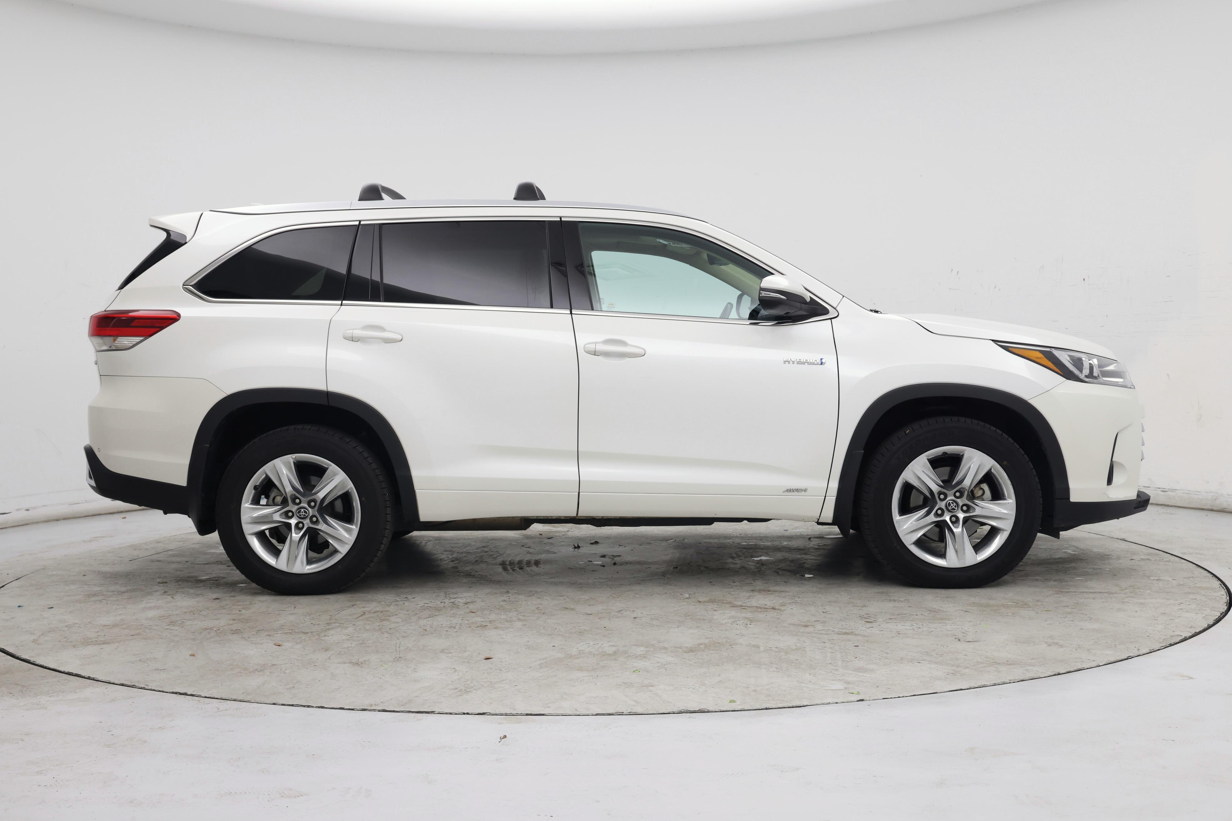 Thumbnail: 2018 Toyota Highlander - 7