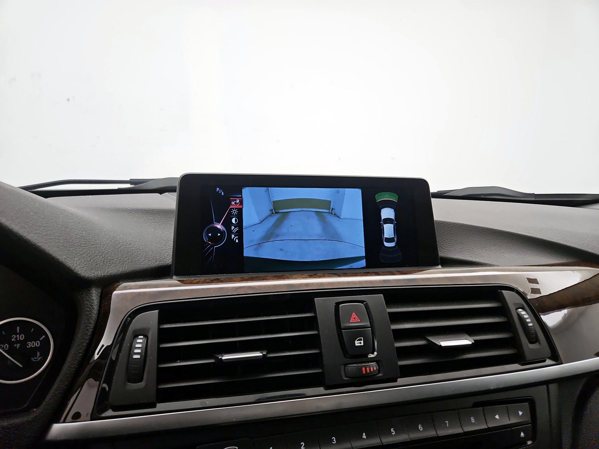 Thumbnail: 2015 BMW 3 Series - 14